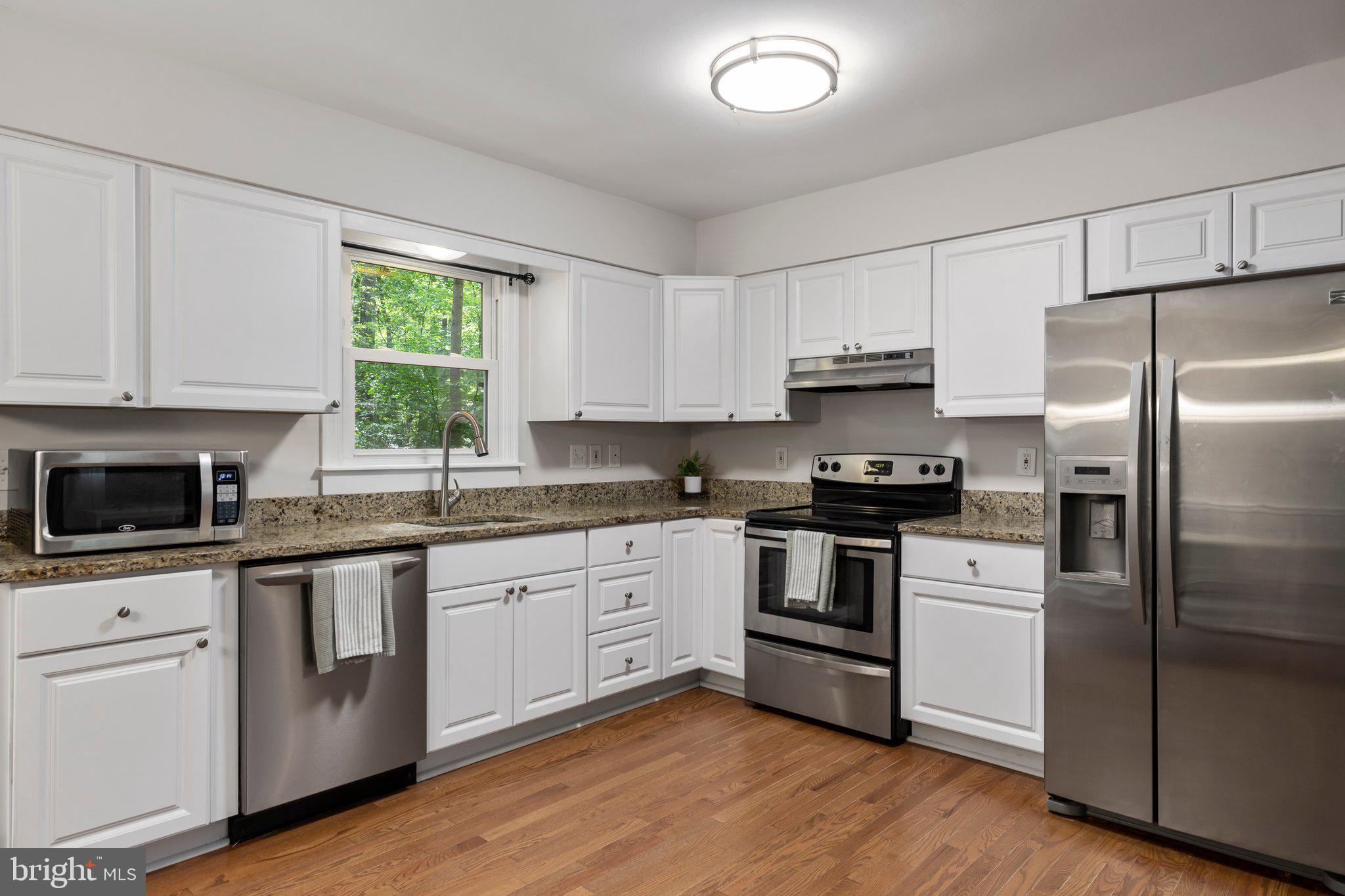 HUNTERS GROVE - Residential