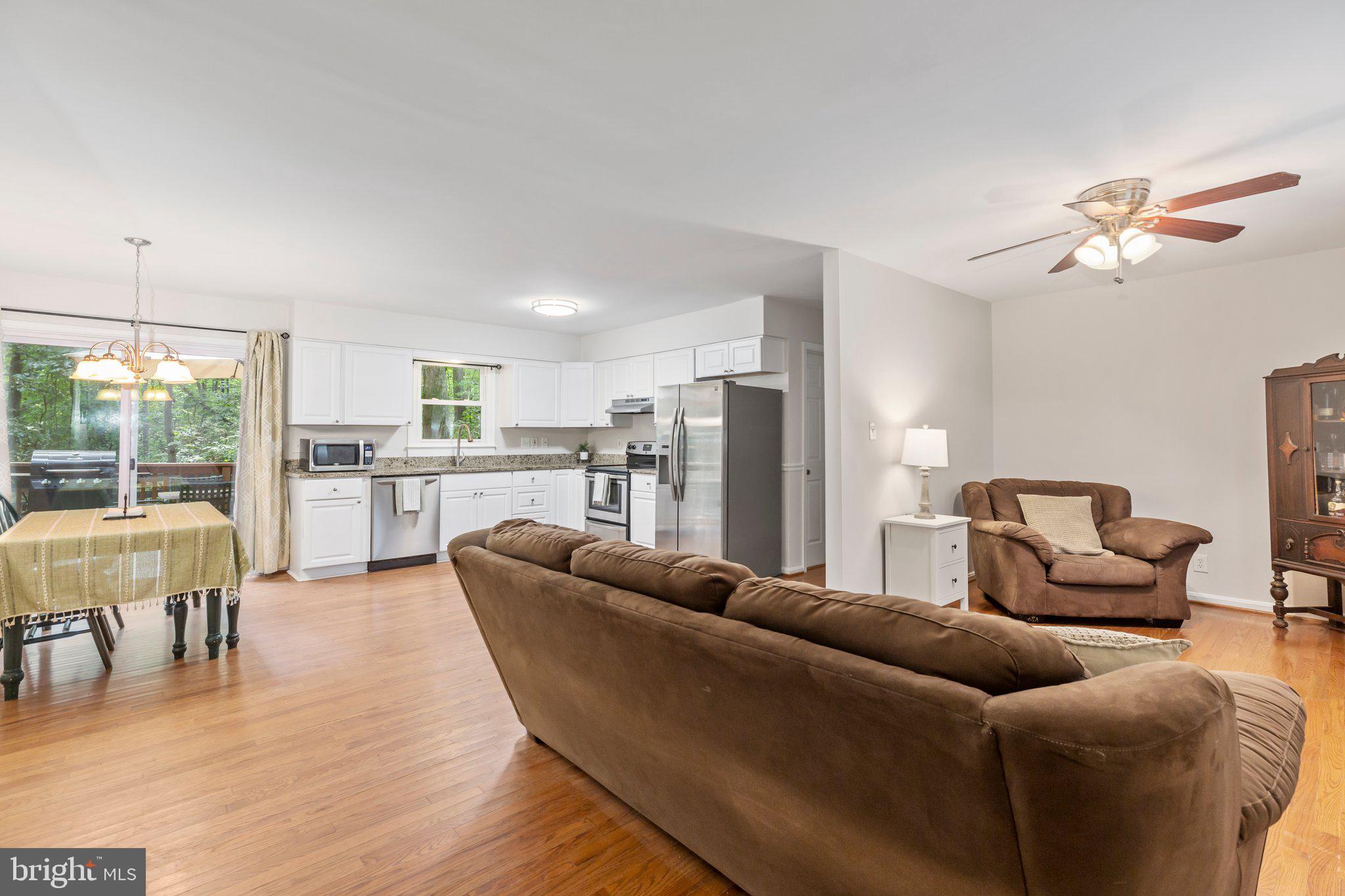 HUNTERS GROVE - Residential