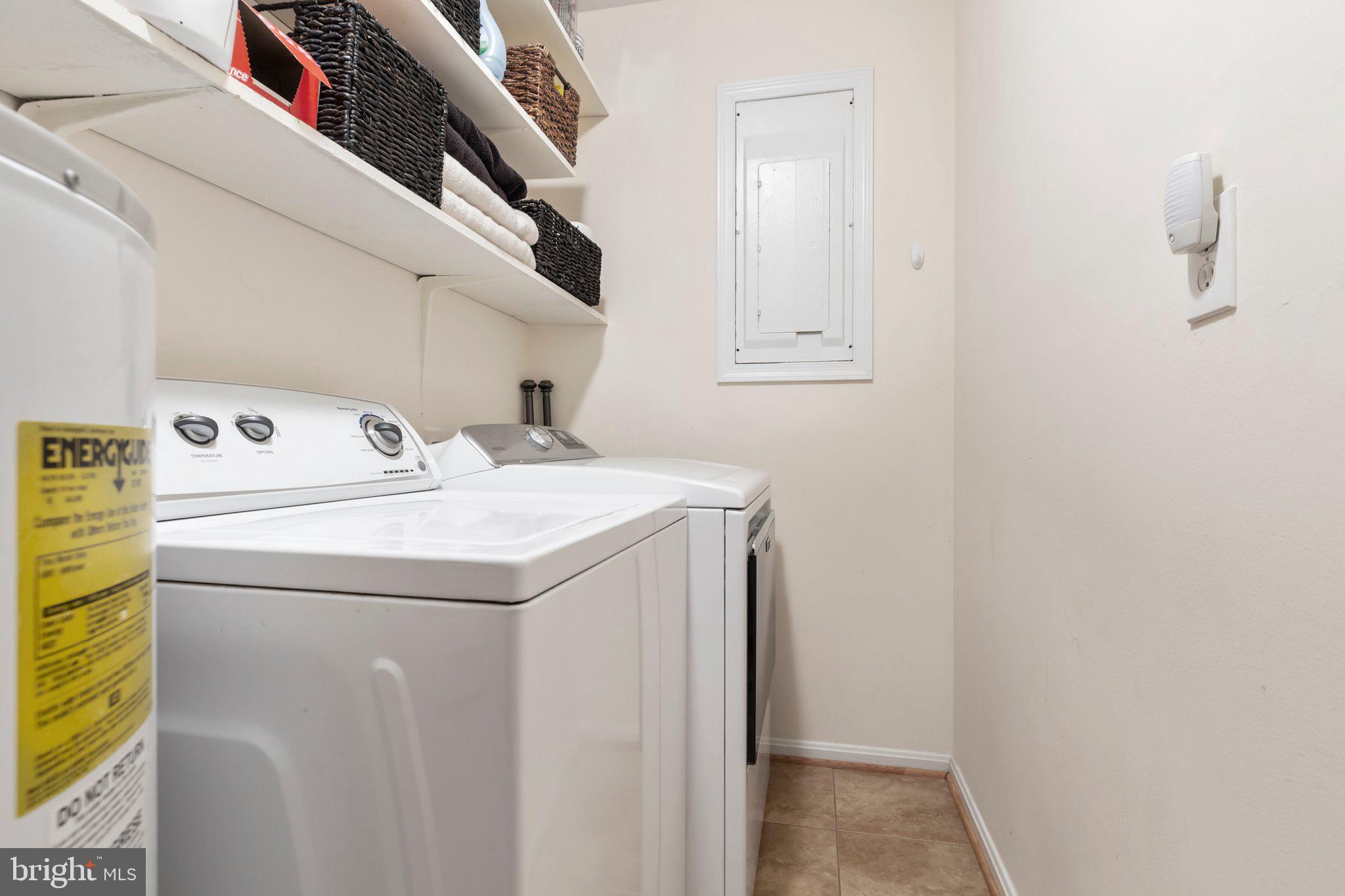 HUNTERS GROVE - Residential