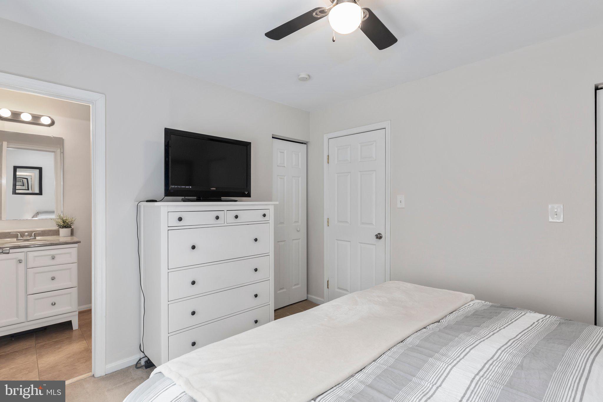 HUNTERS GROVE - Residential