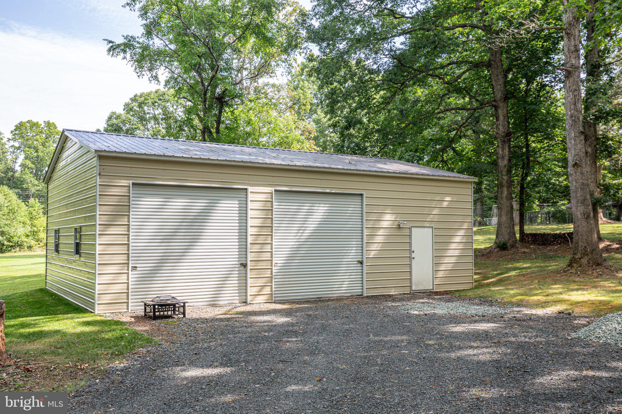 HUNTERS GROVE - Residential