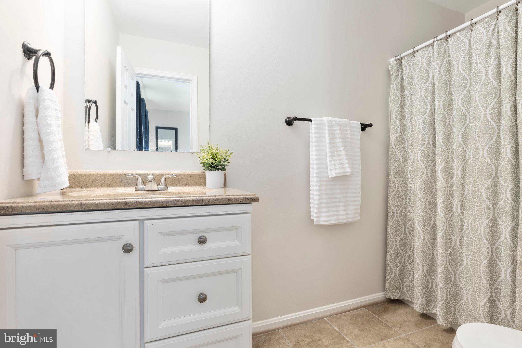 HUNTERS GROVE - Residential