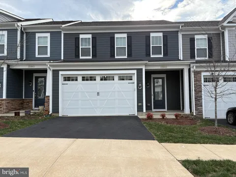 25643 Not Forgotten Ter, Chantilly, VA MLS: VALO2094884