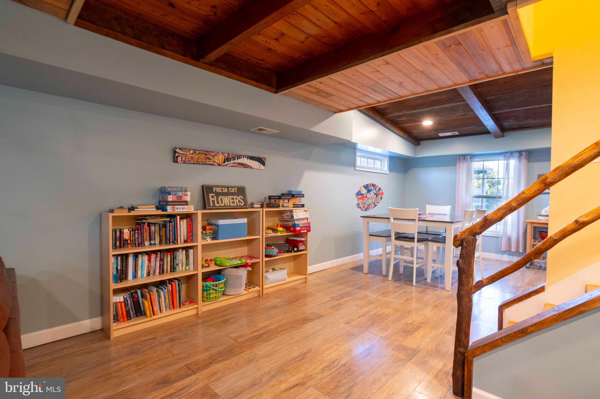 KEYES FERRY ACRES - Residential