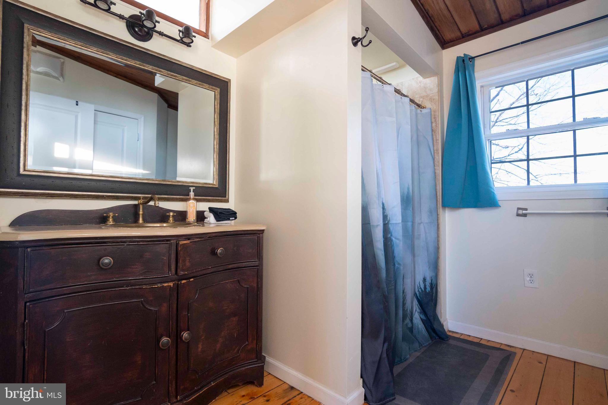 KEYES FERRY ACRES - Residential