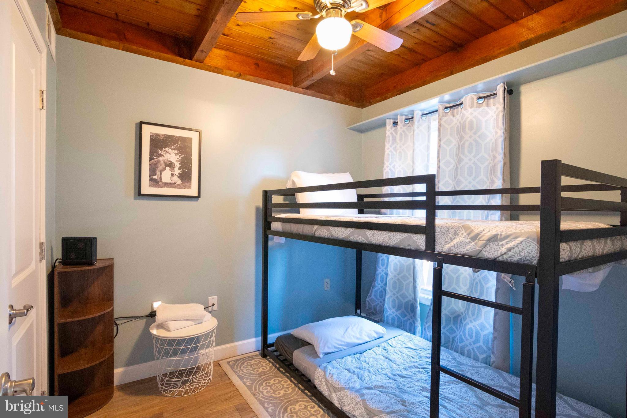 KEYES FERRY ACRES - Residential