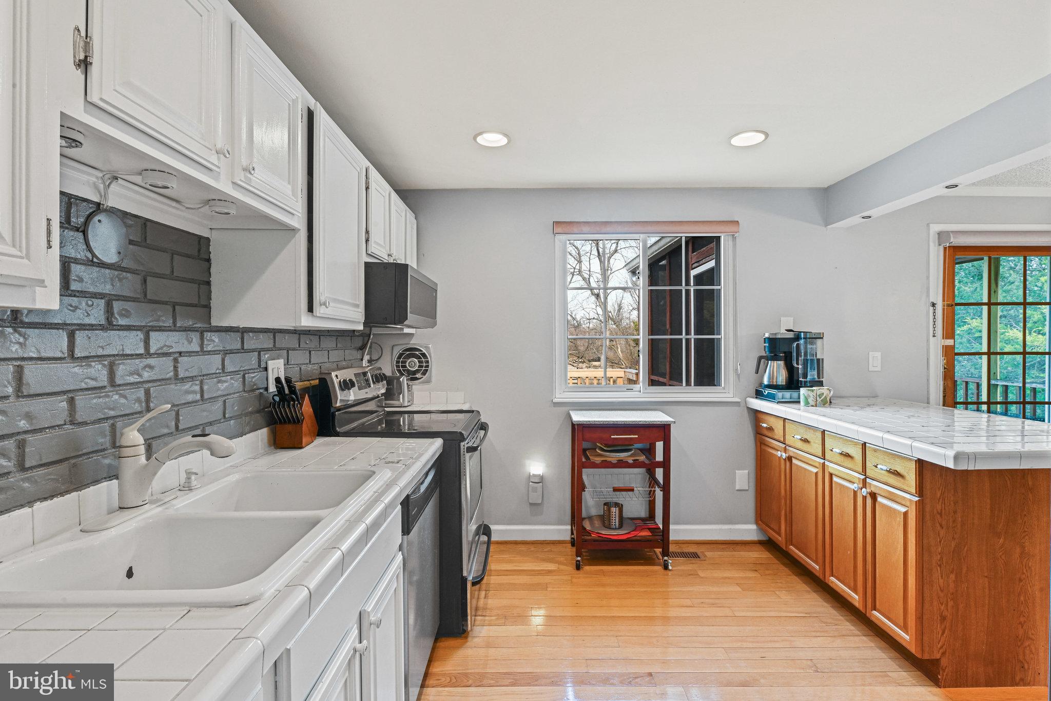 LEXINGTON ESTATES - Residential