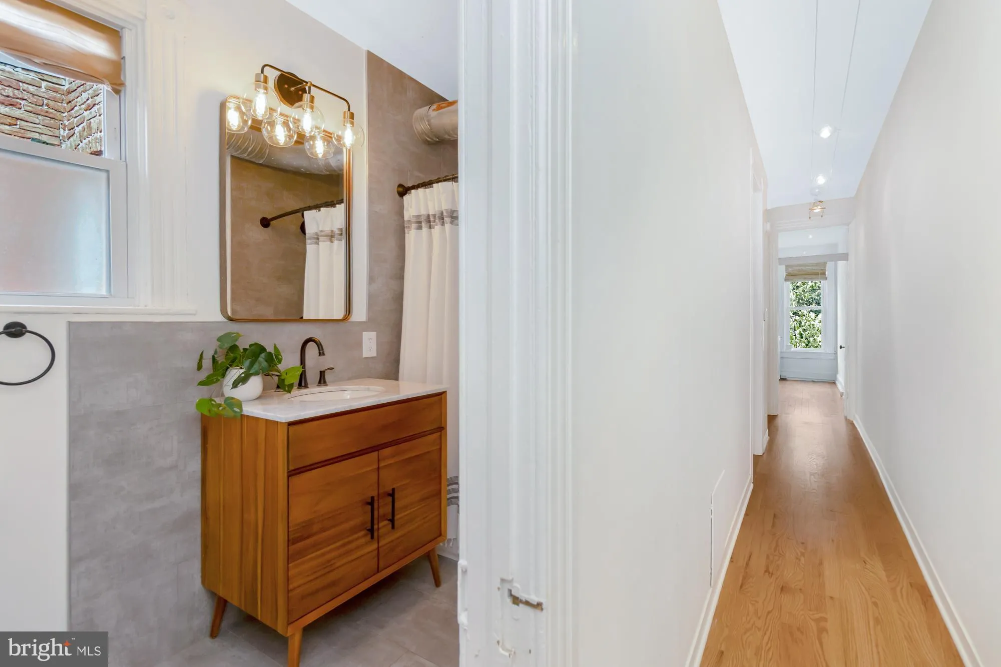 Baltimore, Maryland 21211, United States, 3 Bedrooms Bedrooms, ,1 BathroomBathrooms,Residential,Active,183552