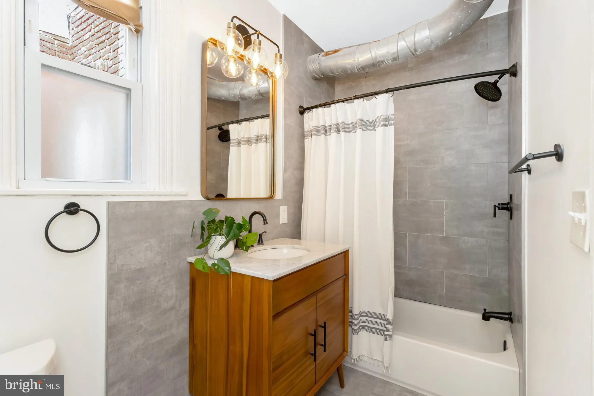 Baltimore, Maryland 21211, United States, 3 Bedrooms Bedrooms, ,1 BathroomBathrooms,Residential,Active,183552