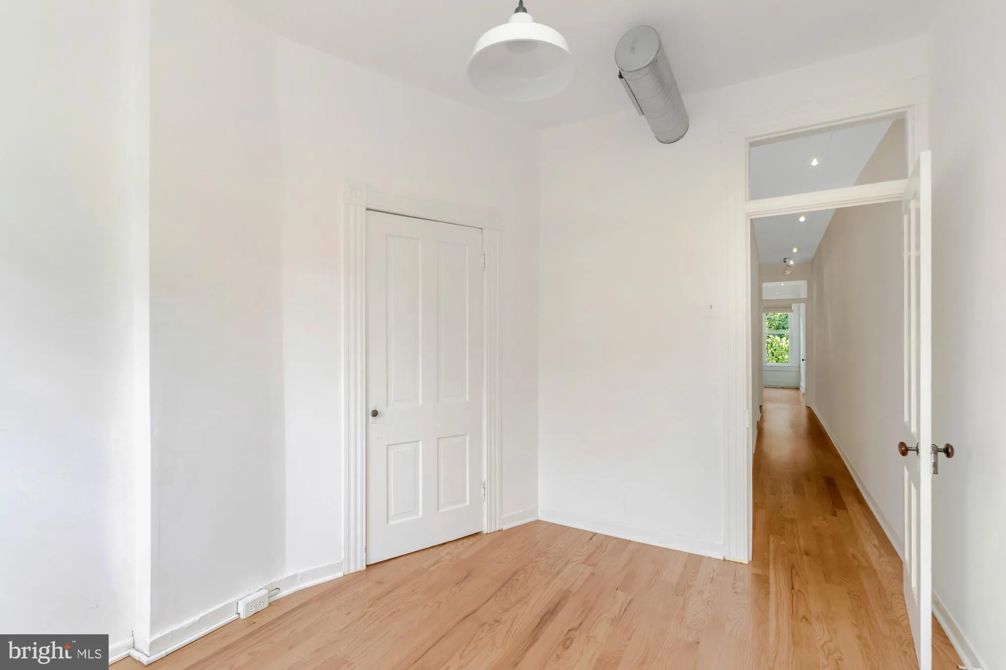 Baltimore, Maryland 21211, United States, 3 Bedrooms Bedrooms, ,1 BathroomBathrooms,Residential,Active,183552