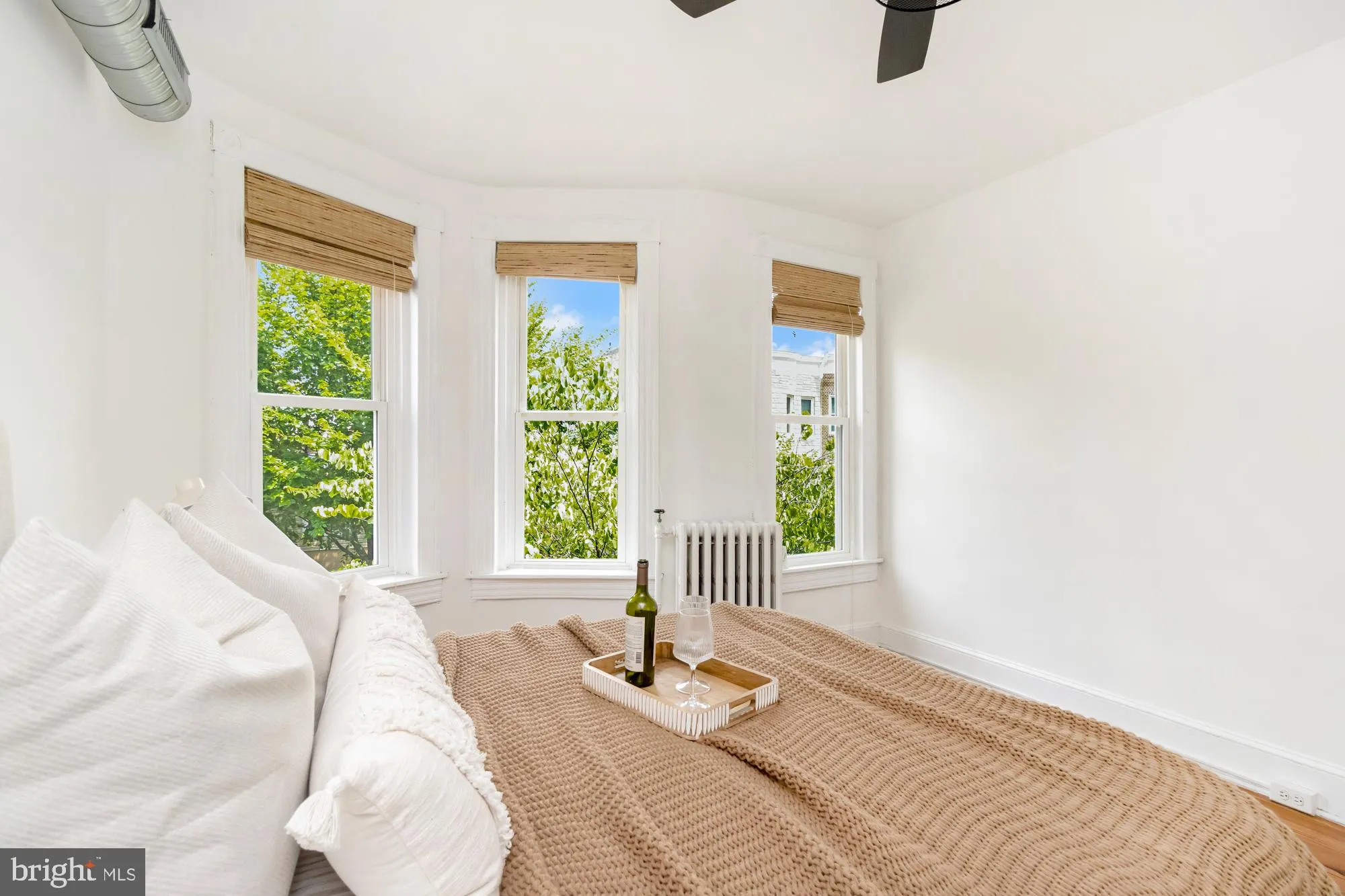 Baltimore, Maryland 21211, United States, 3 Bedrooms Bedrooms, ,1 BathroomBathrooms,Residential,Active,183552