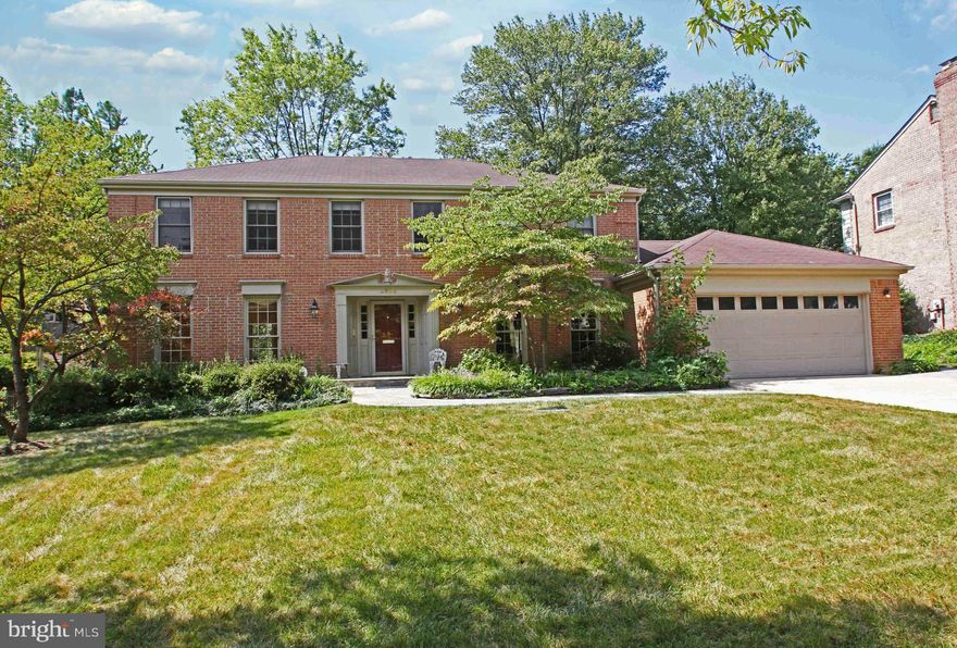 Take another look, new price !Move in ready 4BR/ 2.5BA home in Seminary Ridge. Great sized formal rooms for entertaining. Family room located off the eat-in kitchen with breakfast bar. Master with en-suite bath and walk-in closet. Freshly painted throughout! Unfinished basement awaits your vision. Sun-room,  sports court and 2 car garage. Near local schools, 395 and 495, shopping and dining.