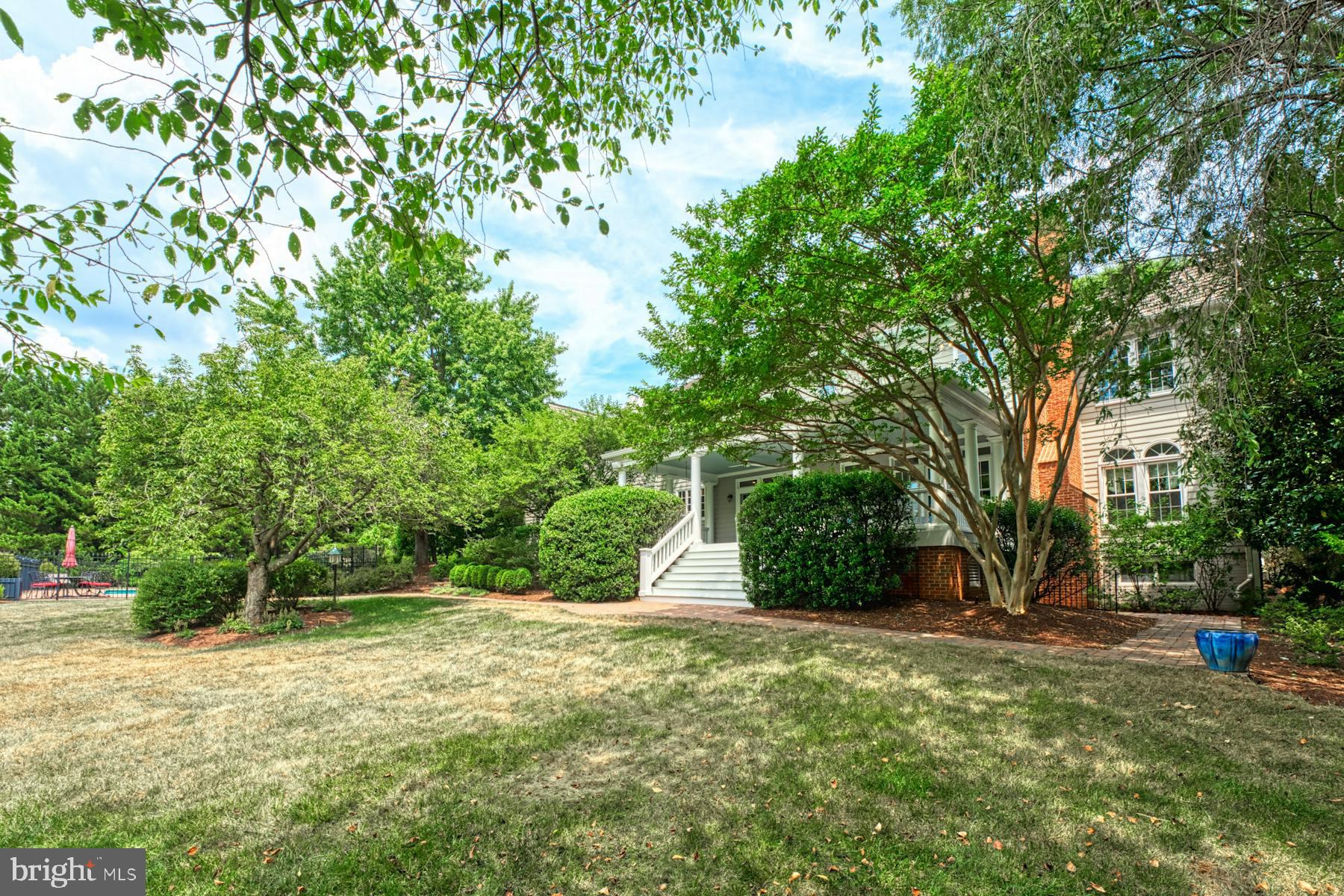 RASPBERRY FALLS - Residential