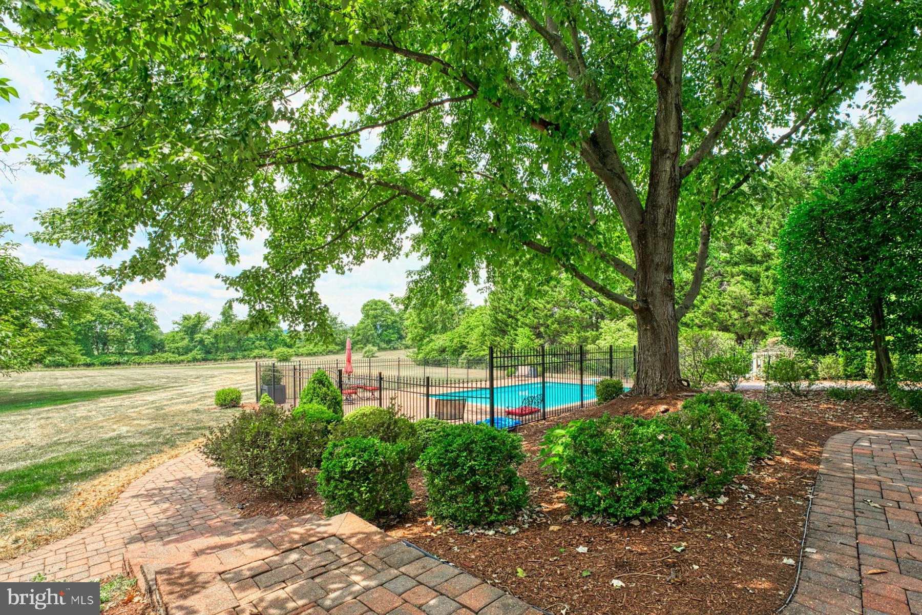 RASPBERRY FALLS - Residential