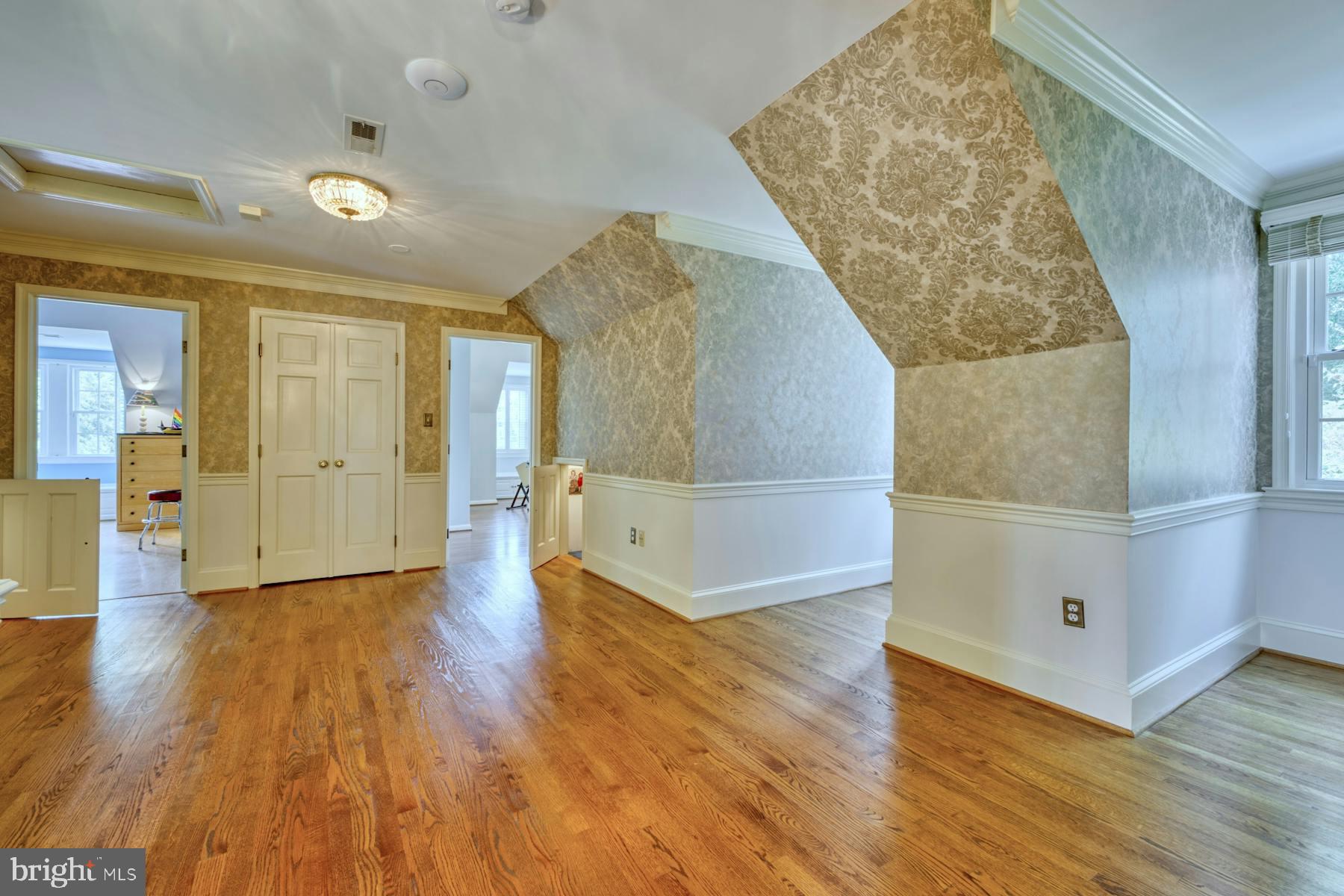 RASPBERRY FALLS - Residential