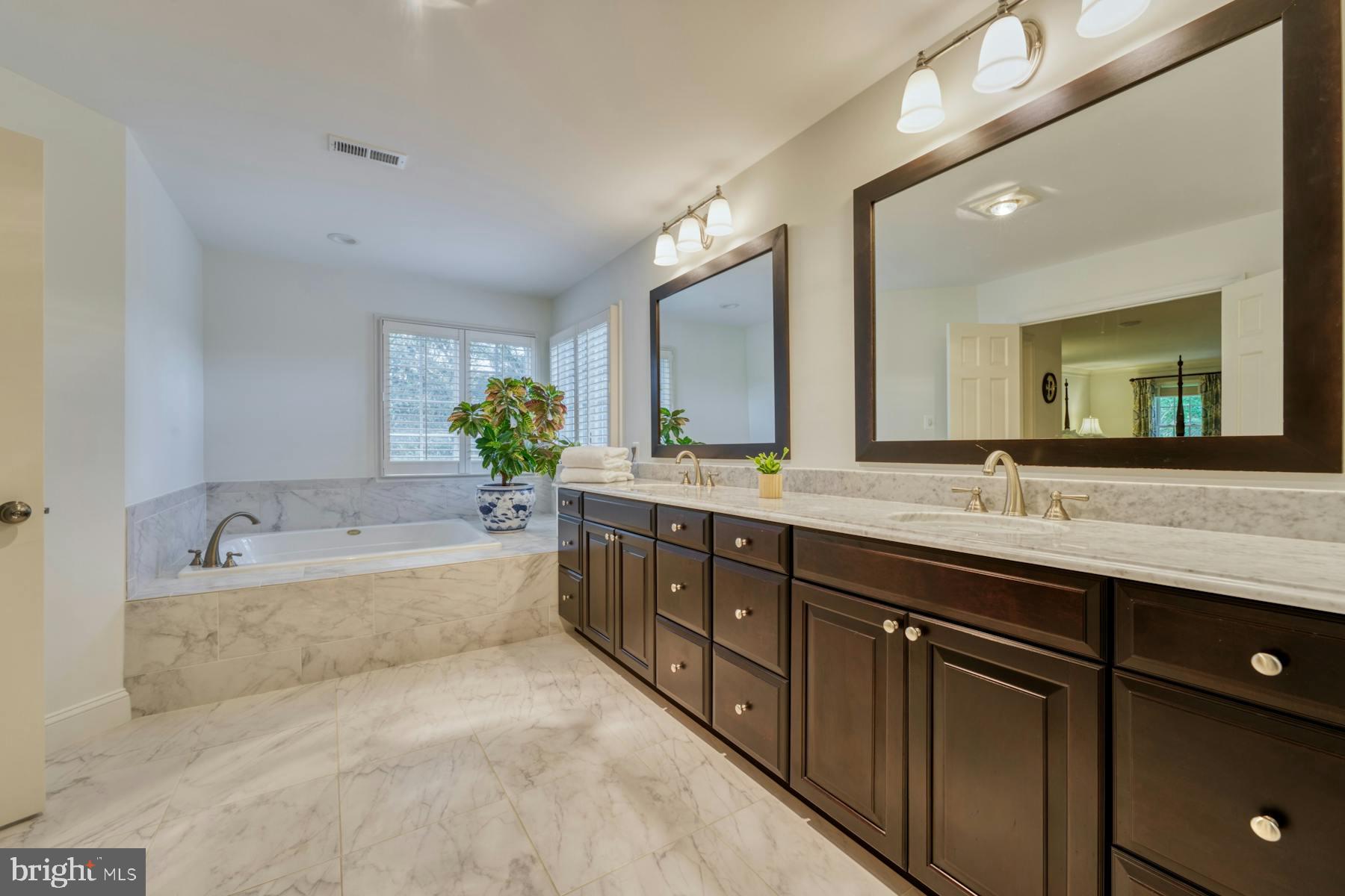 RASPBERRY FALLS - Residential