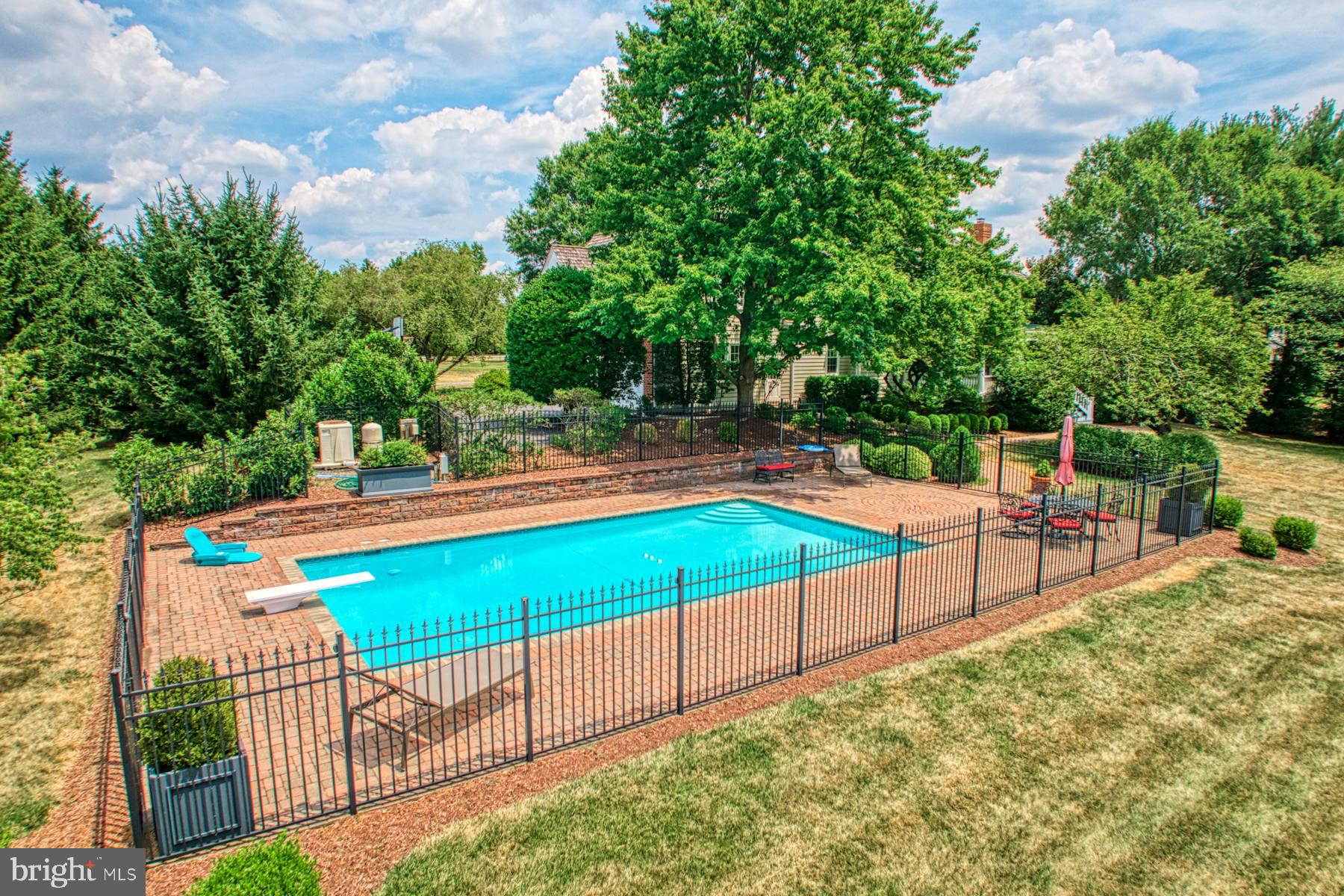 RASPBERRY FALLS - Residential