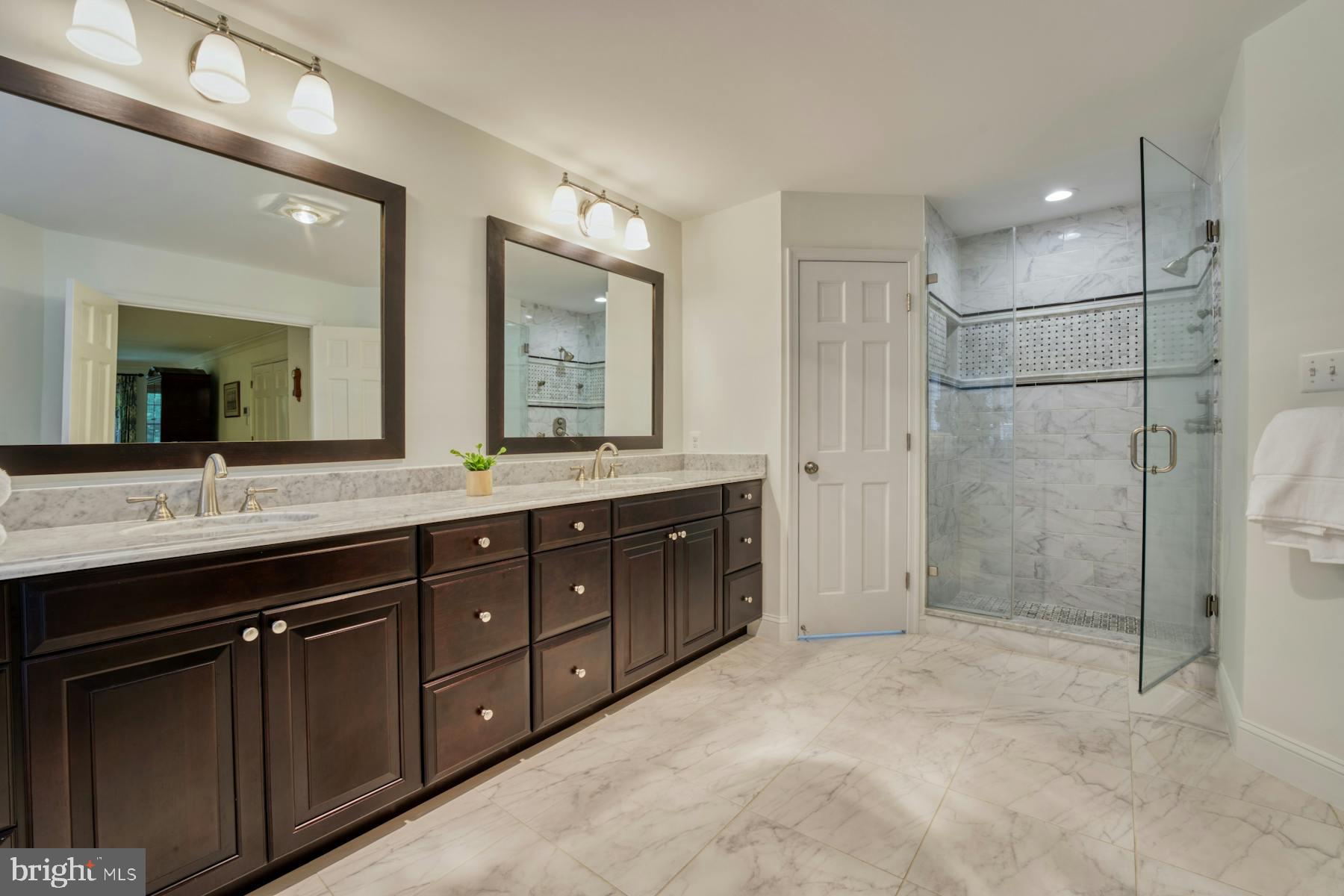 RASPBERRY FALLS - Residential