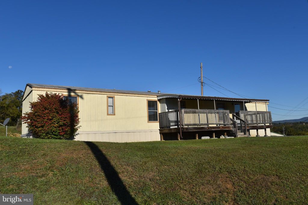 Photo of 210 Horseshoe Dr, WARFORDSBURG, PA 17267 (MLS # PAFU2001778)