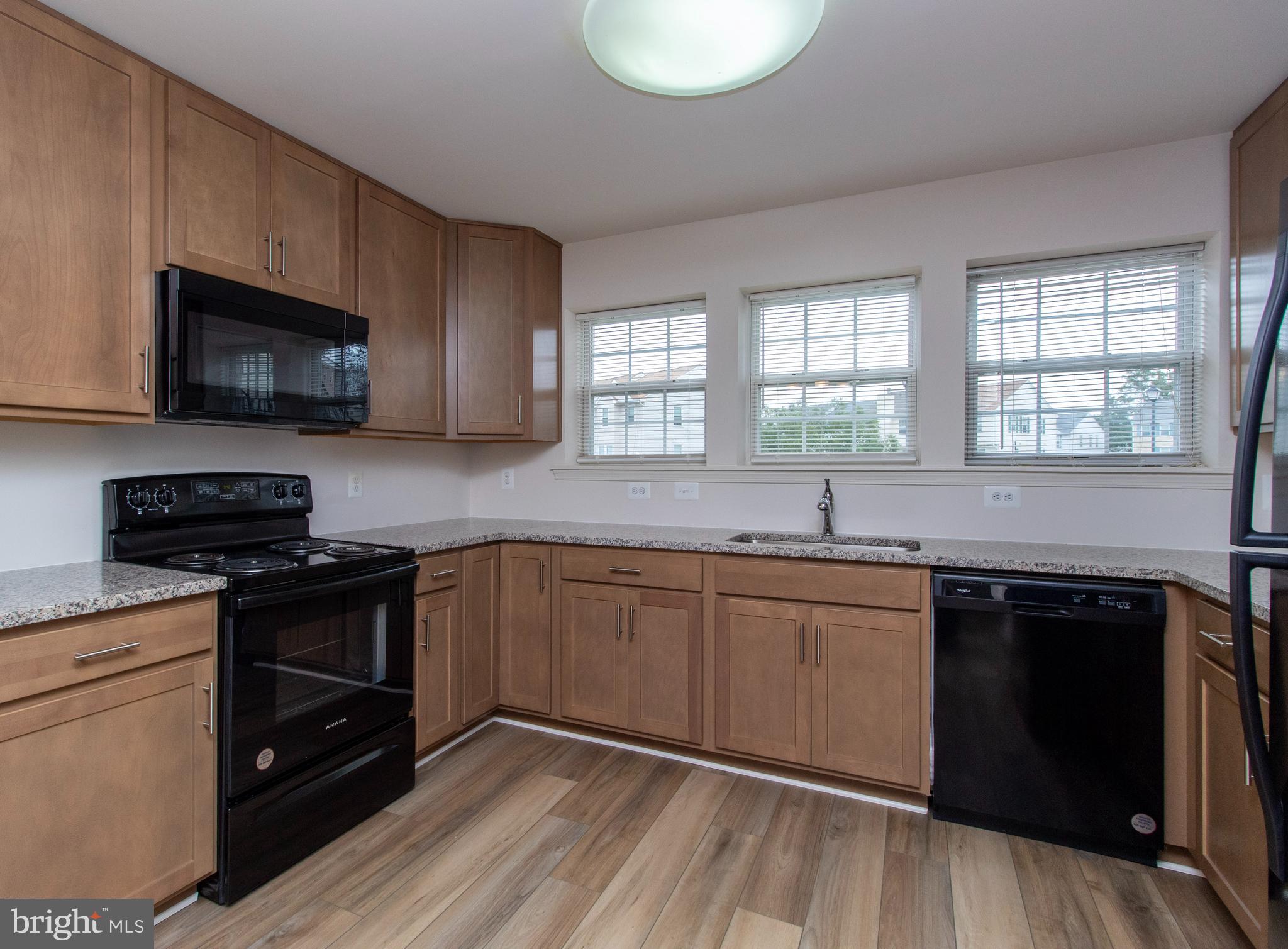 APPLEGATE CONDO - Residential Lease