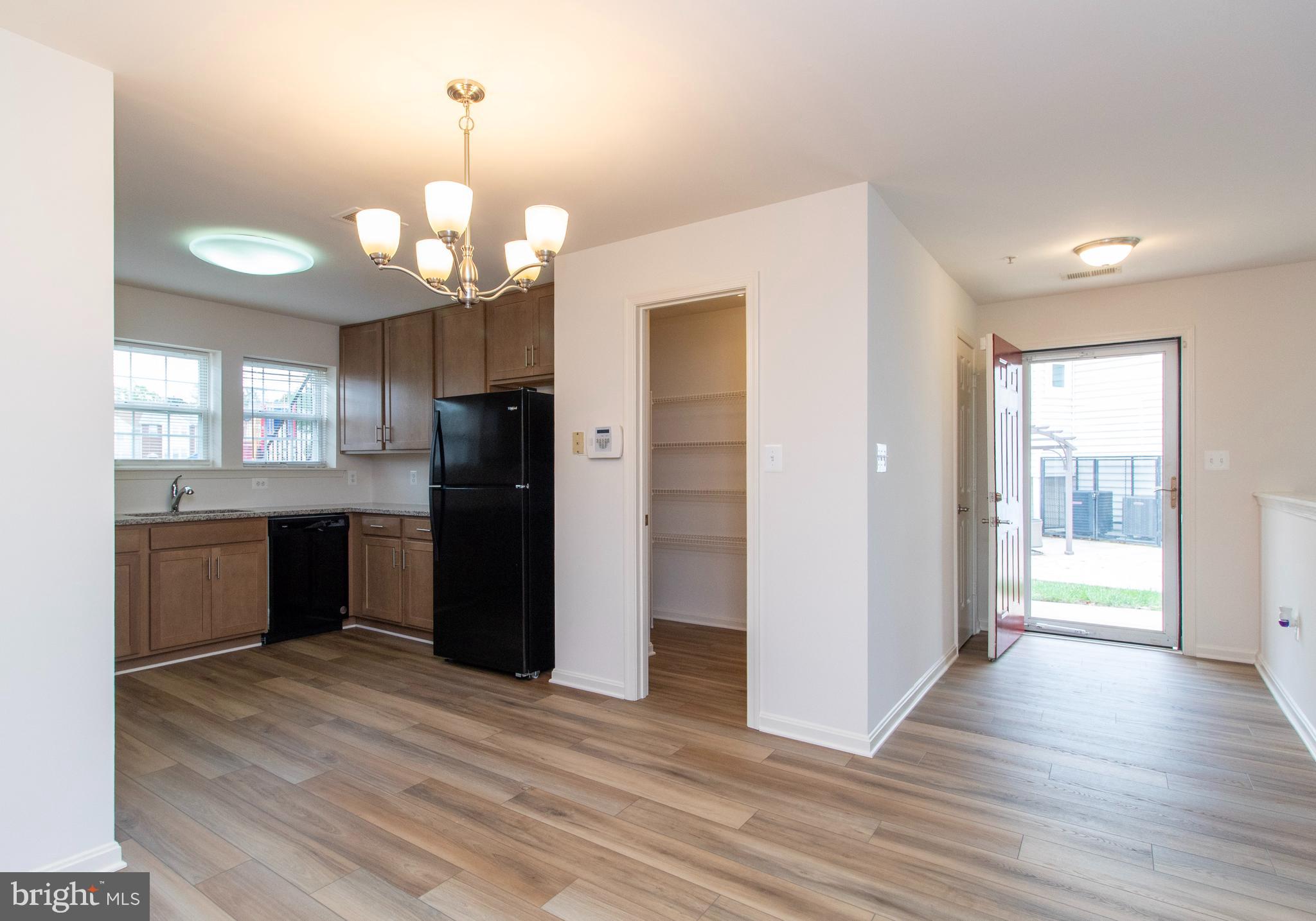 APPLEGATE CONDO - Residential Lease