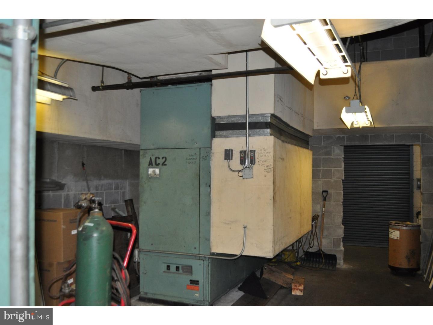BULLS HEAD - Commercial Sale
