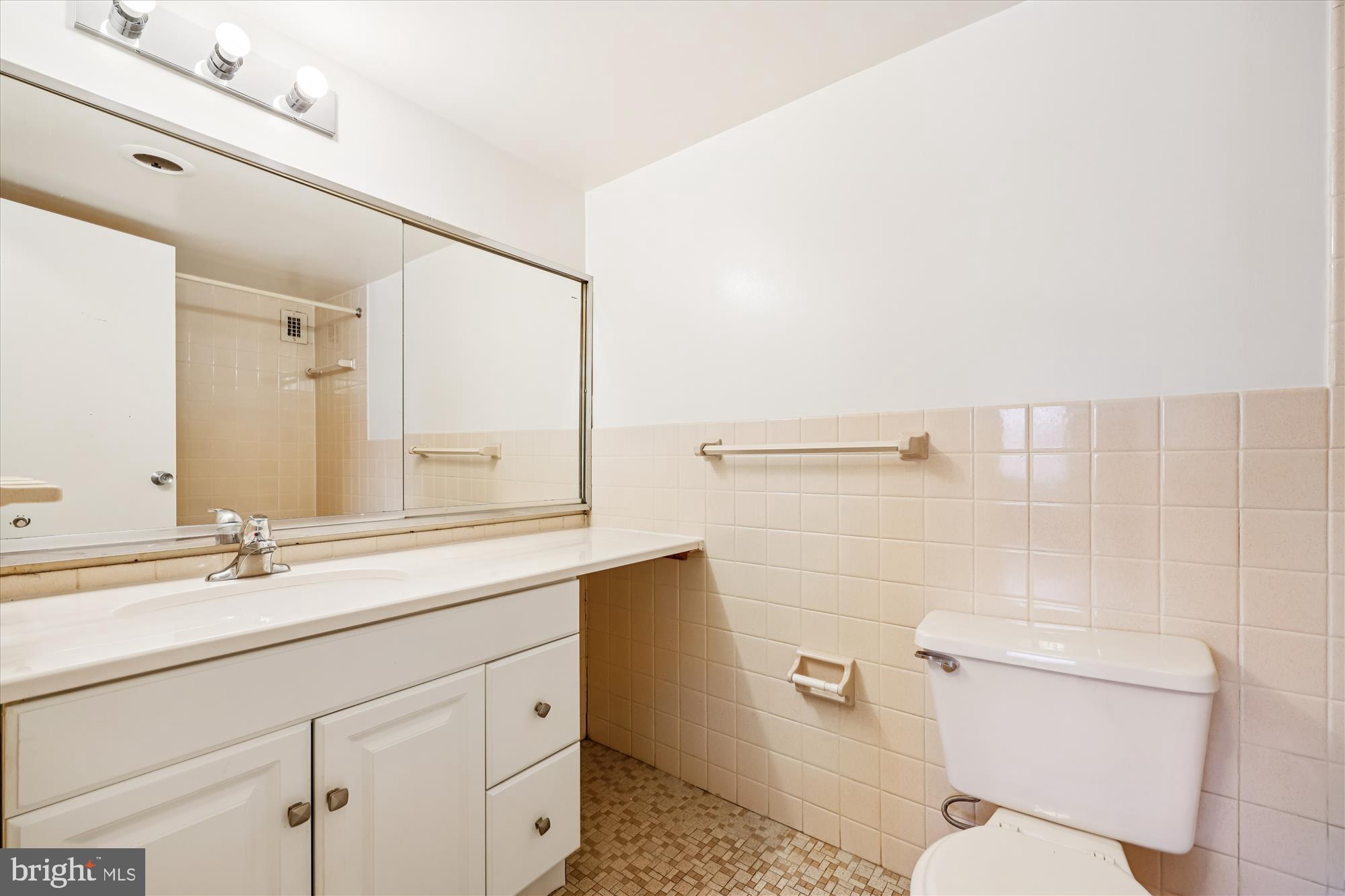 UNIVERSITY TOWERS CODM - Residential