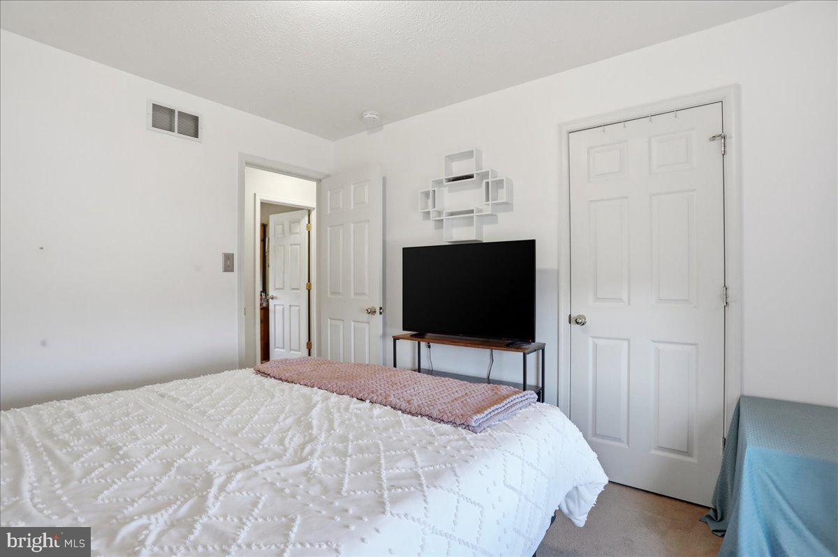 CAMERON ACRES - Residential