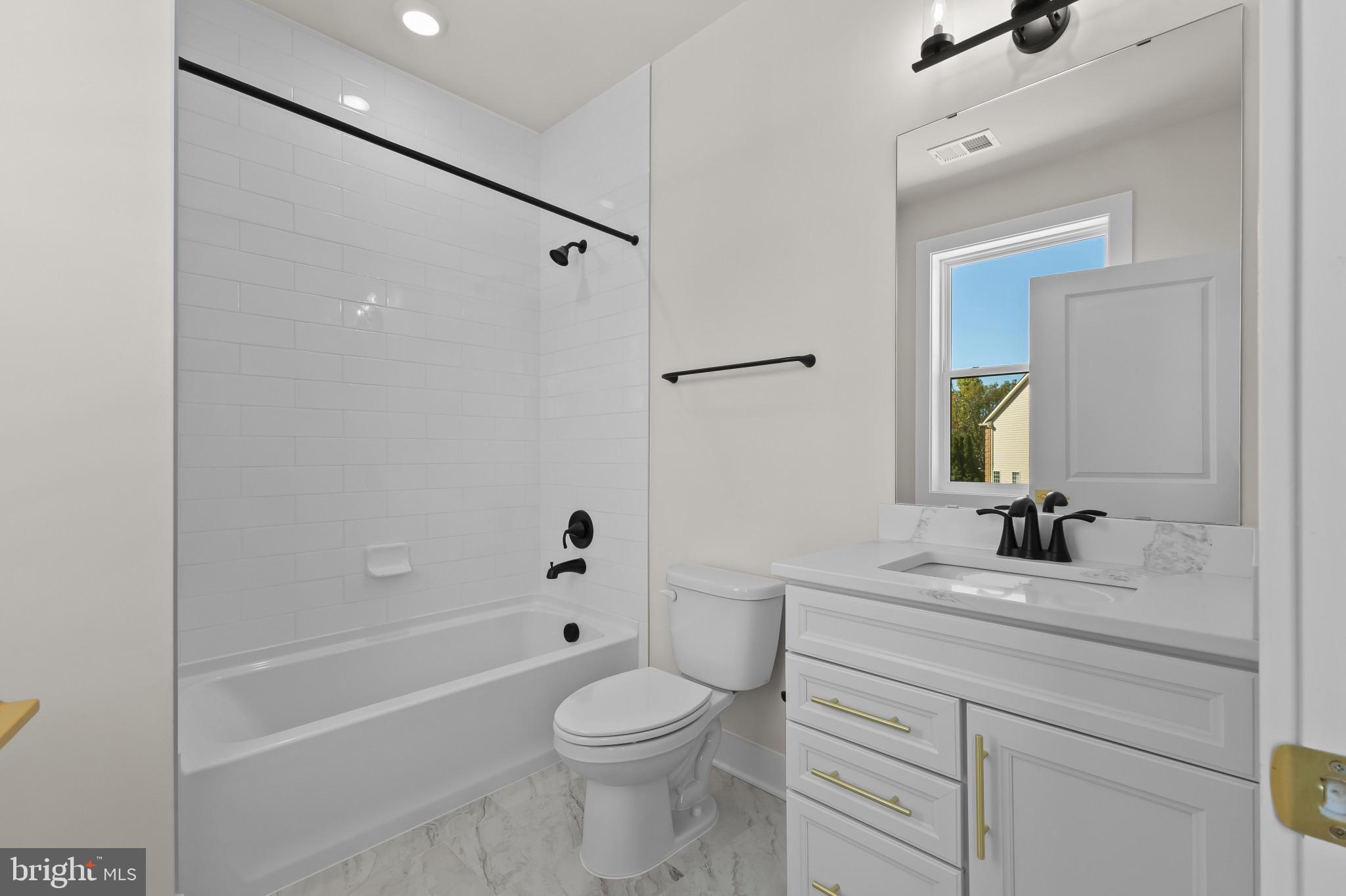 COLLINGWOOD CHASE - Residential