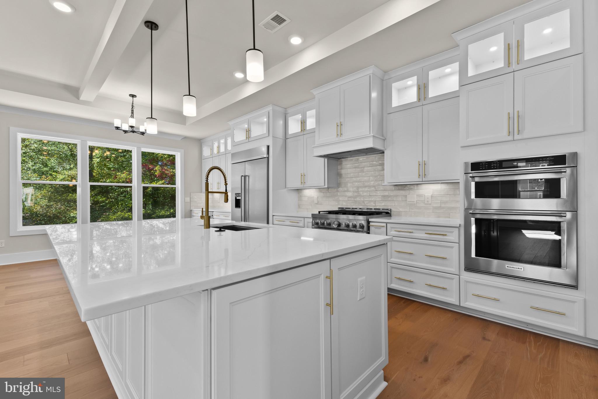 COLLINGWOOD CHASE - Residential