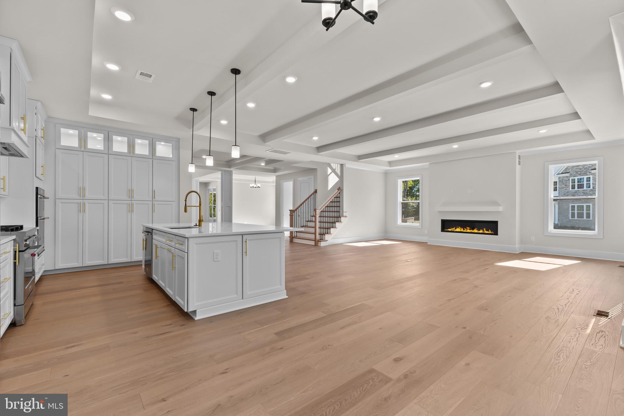 COLLINGWOOD CHASE - Residential