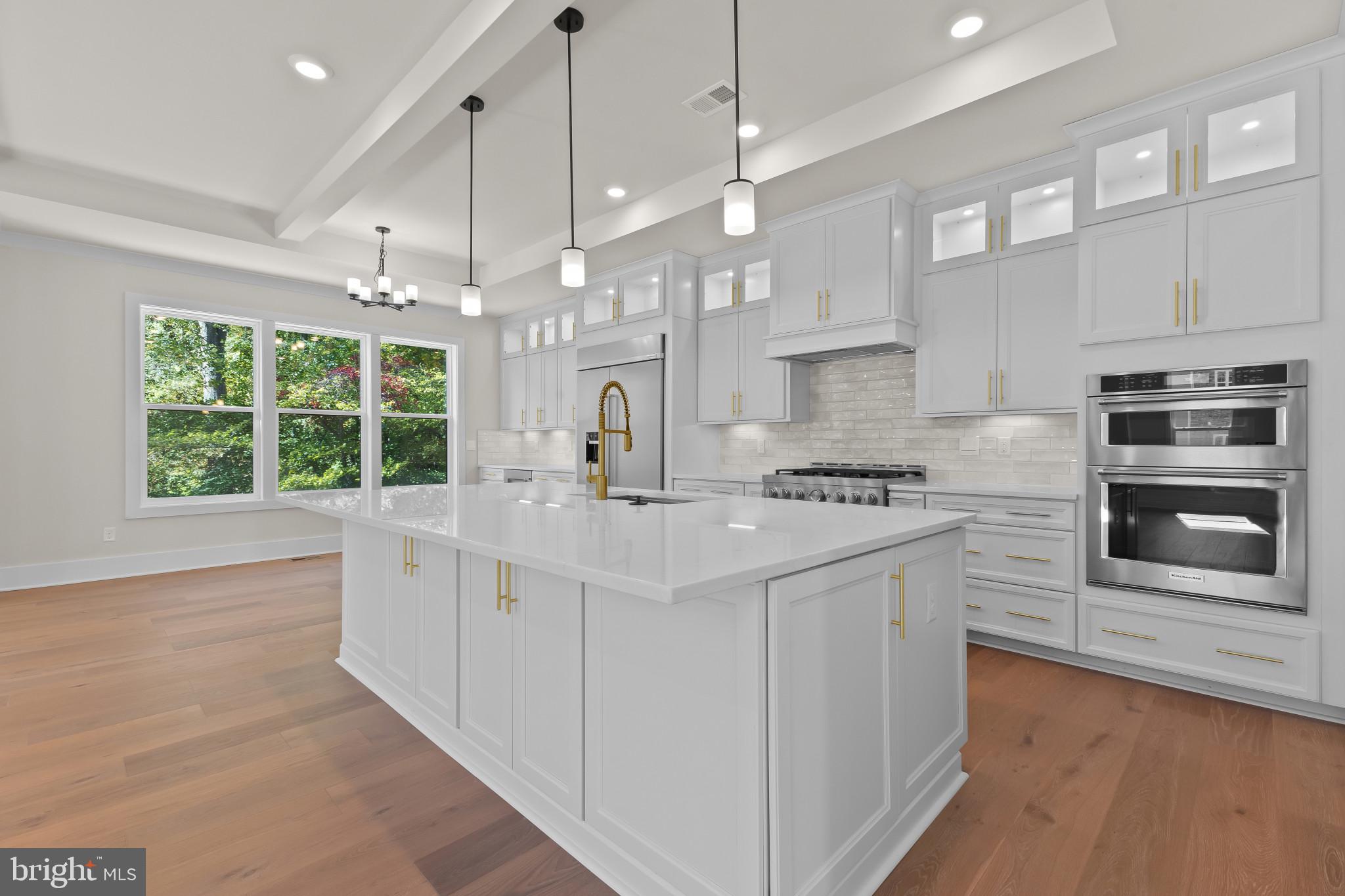 COLLINGWOOD CHASE - Residential