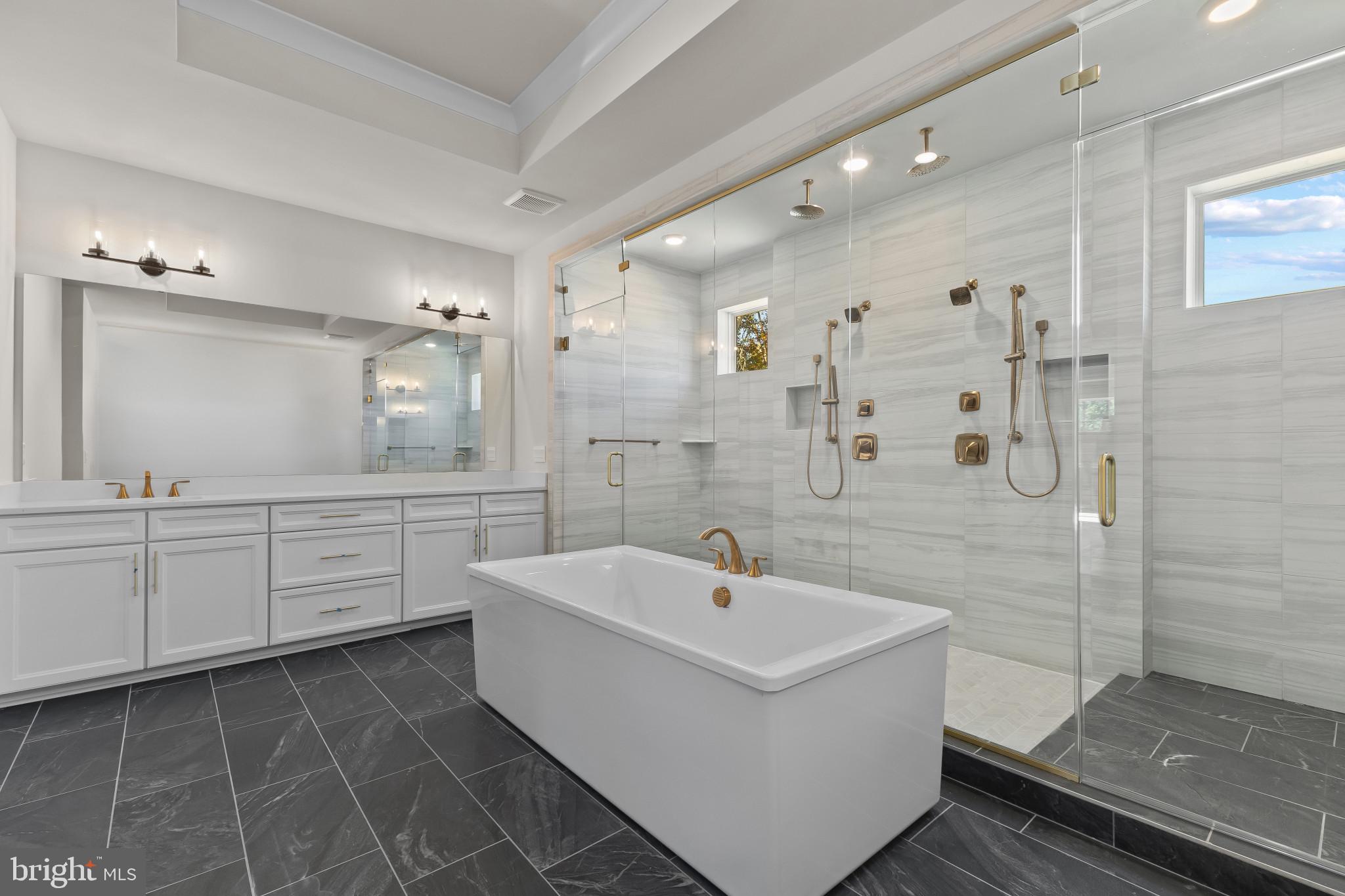 COLLINGWOOD CHASE - Residential