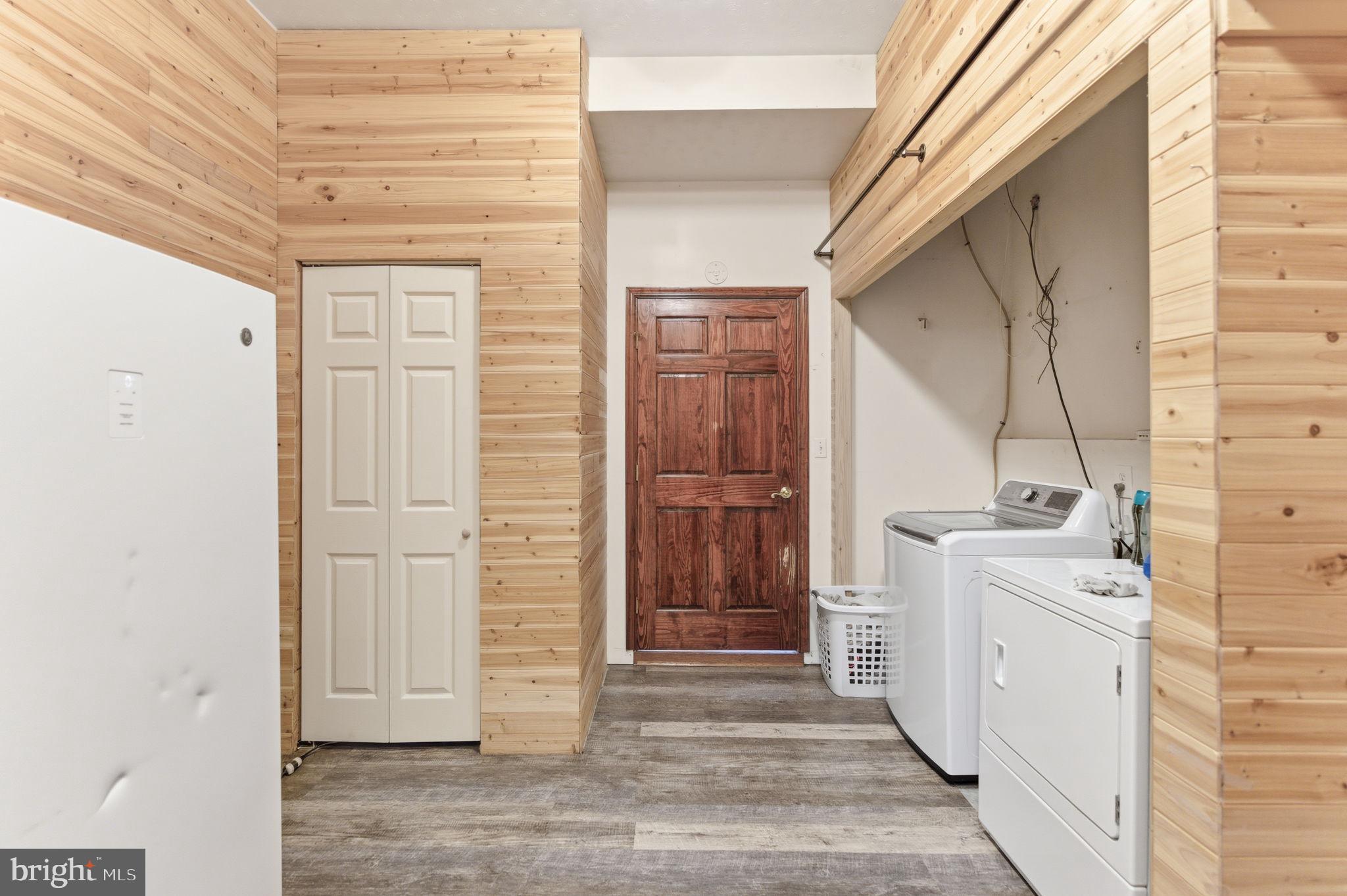 DRY RUN ACRES - Residential