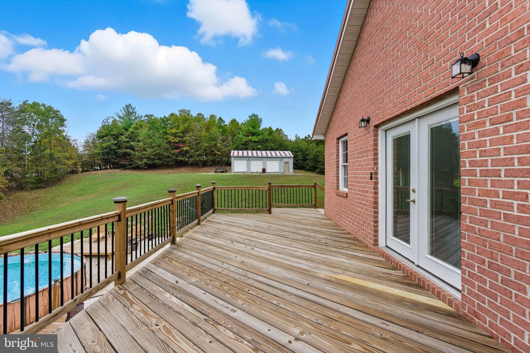 DRY RUN ACRES - Residential