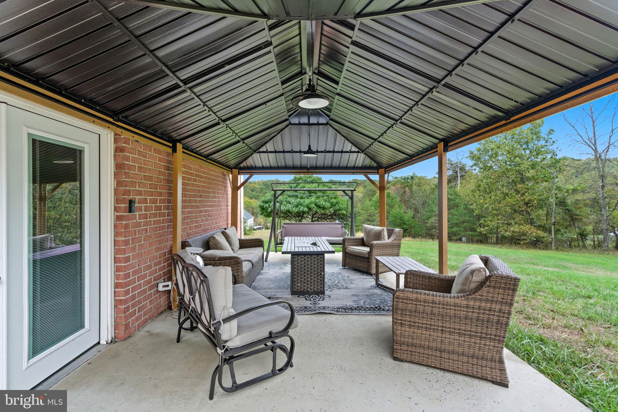 DRY RUN ACRES - Residential