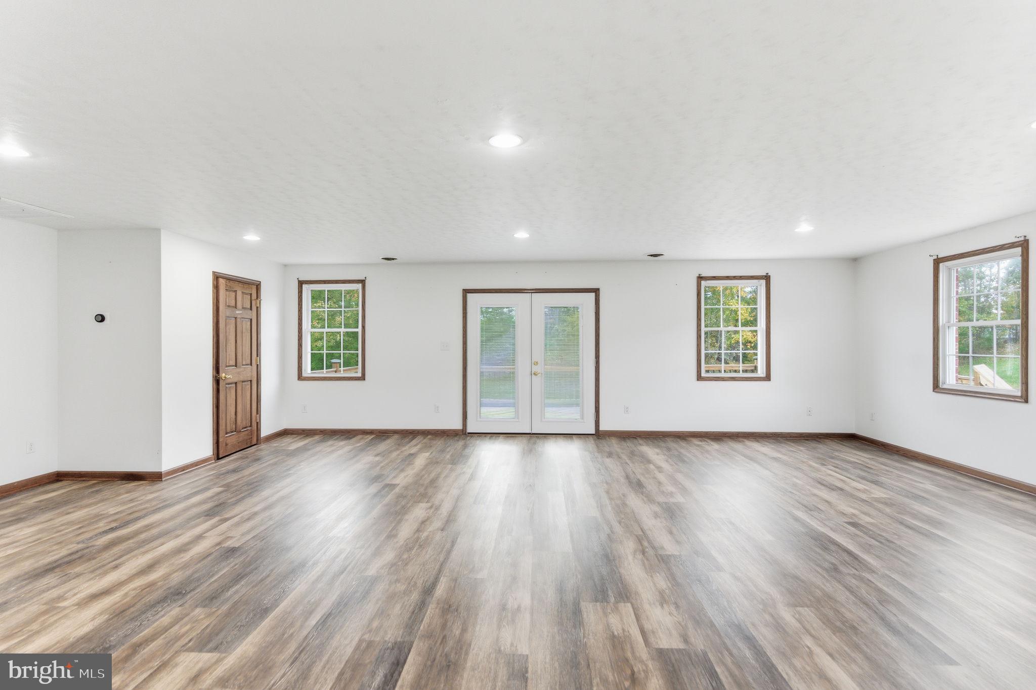 DRY RUN ACRES - Residential