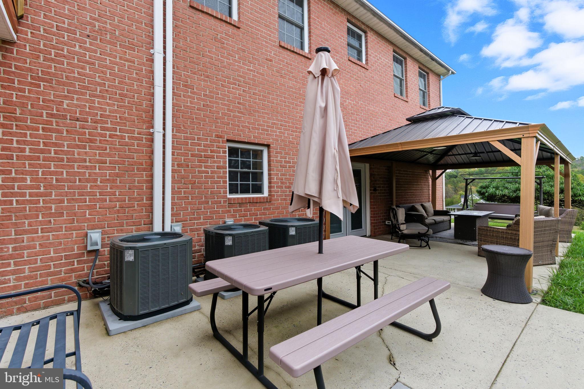 DRY RUN ACRES - Residential