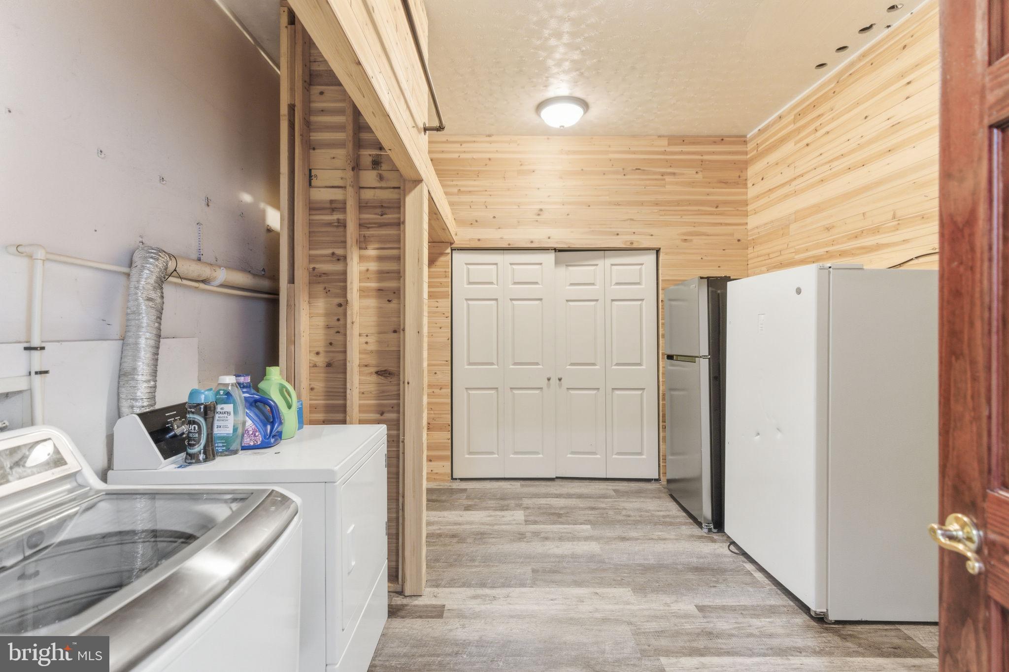 DRY RUN ACRES - Residential