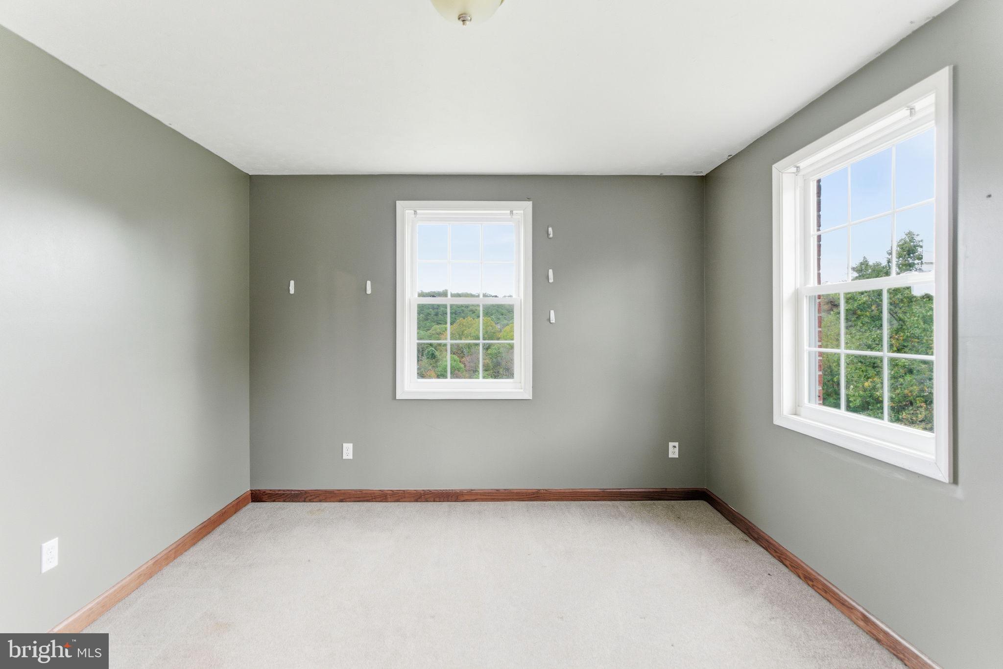 DRY RUN ACRES - Residential