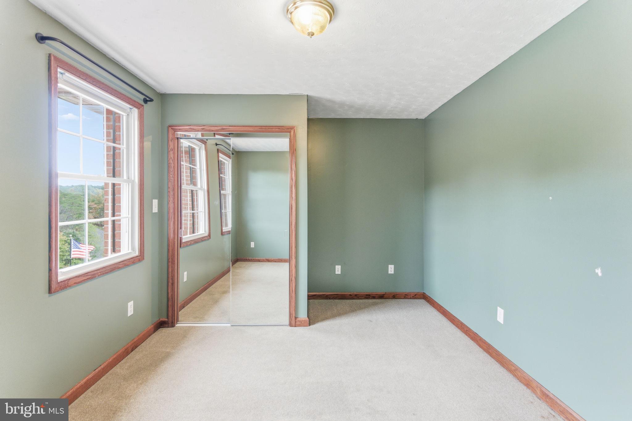 DRY RUN ACRES - Residential