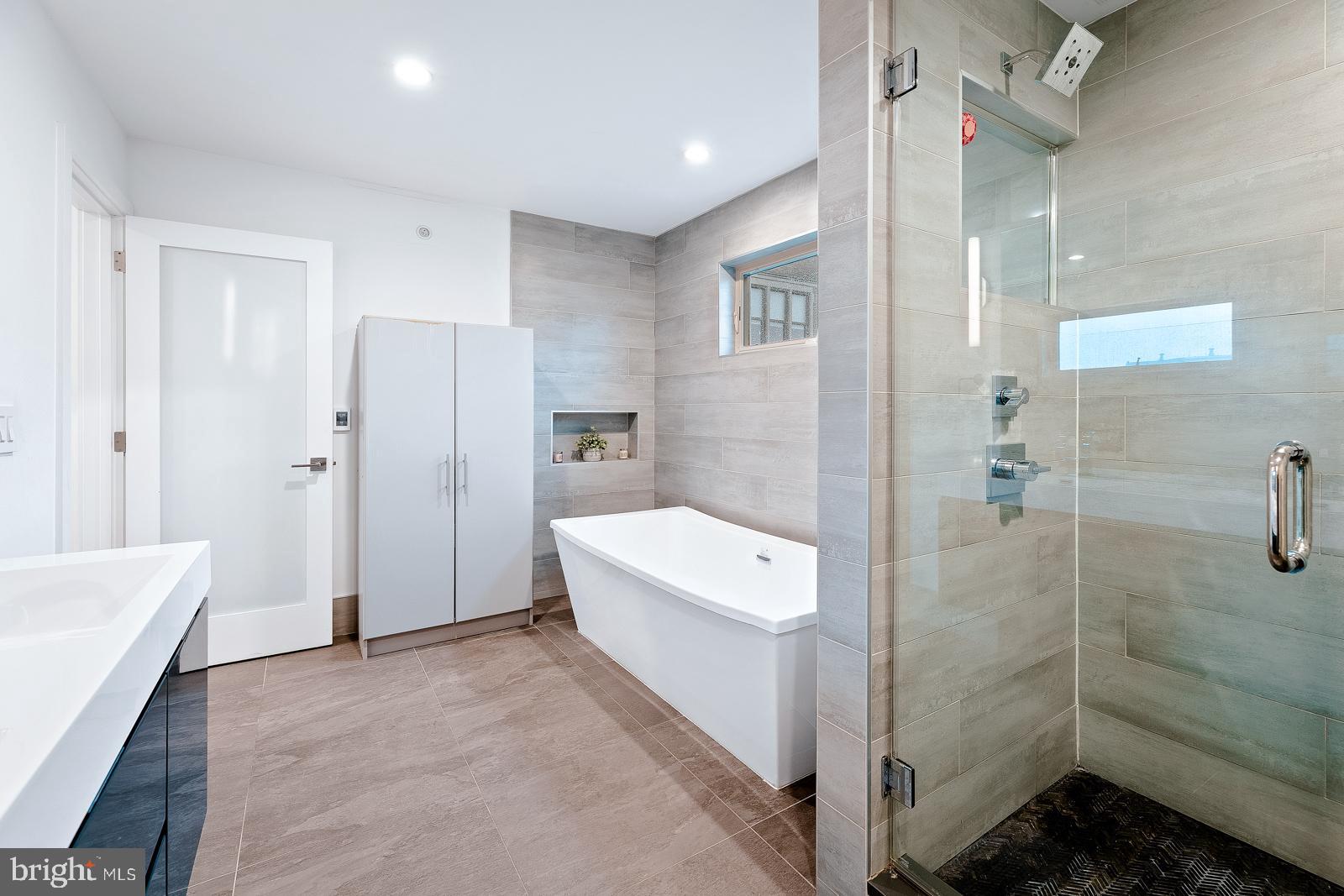 POINT BREEZE - Residential Lease