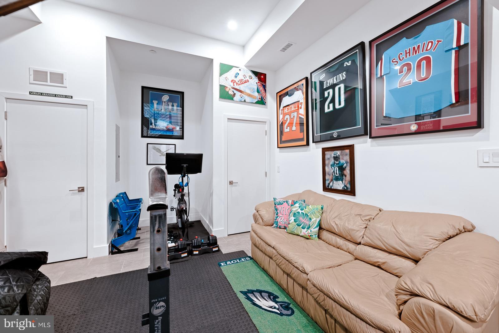 POINT BREEZE - Residential Lease