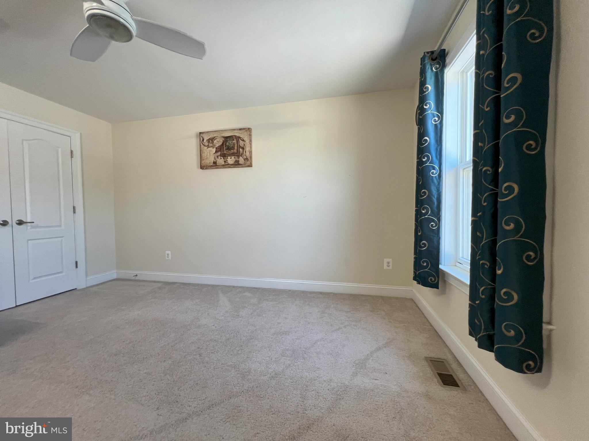 DISCOVERY SQUARE - Residential Lease