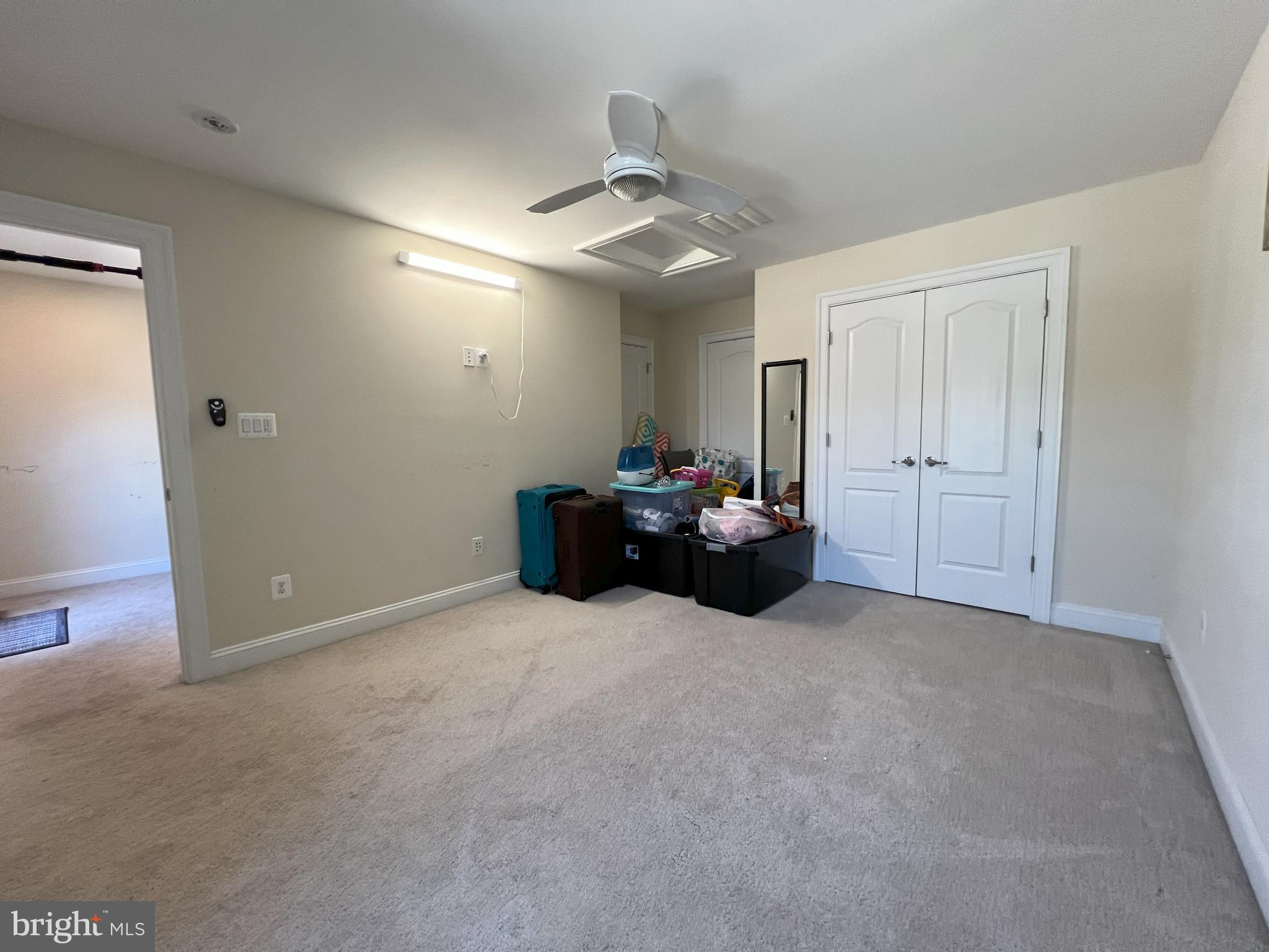 DISCOVERY SQUARE - Residential Lease