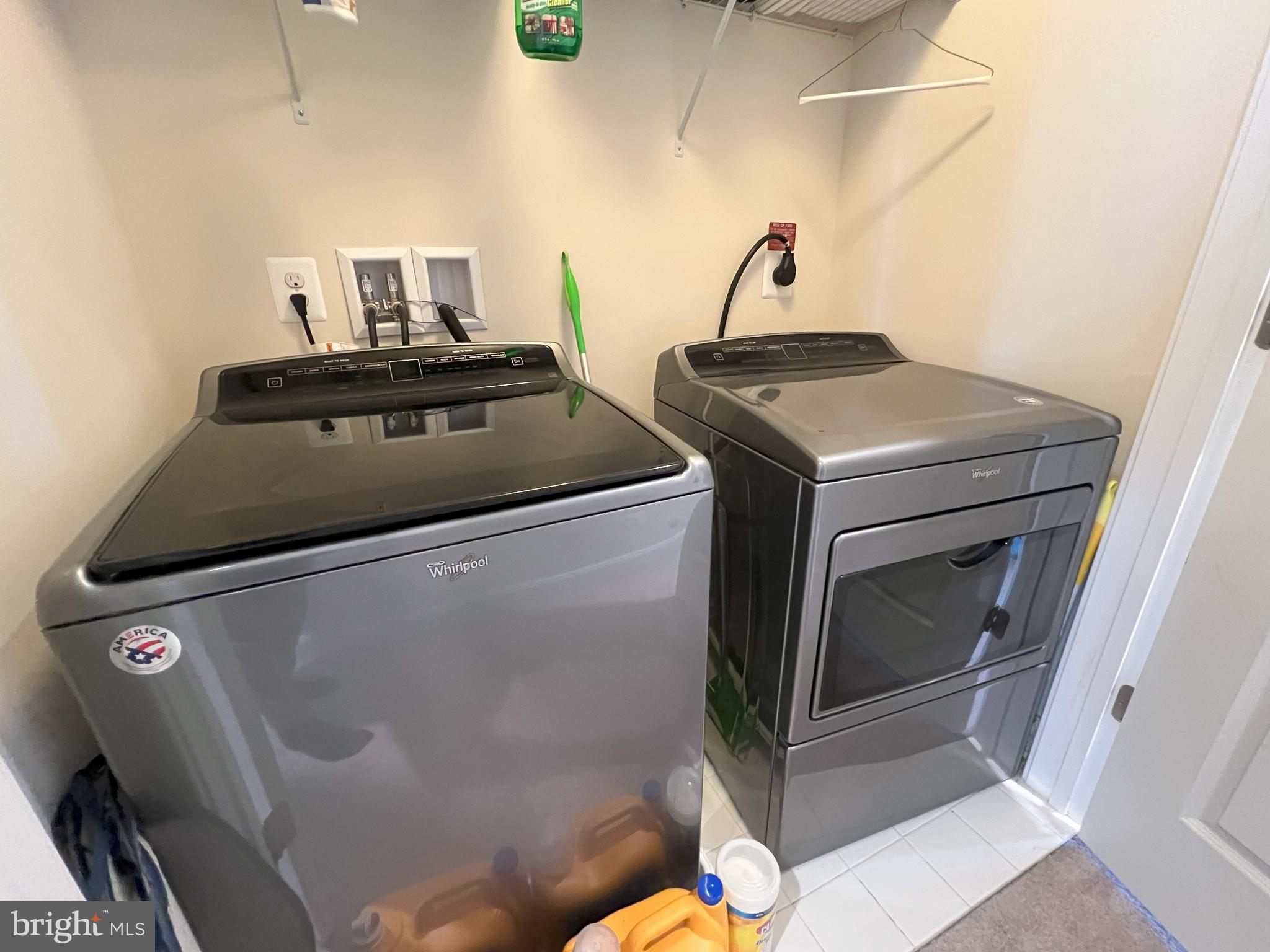 DISCOVERY SQUARE - Residential Lease