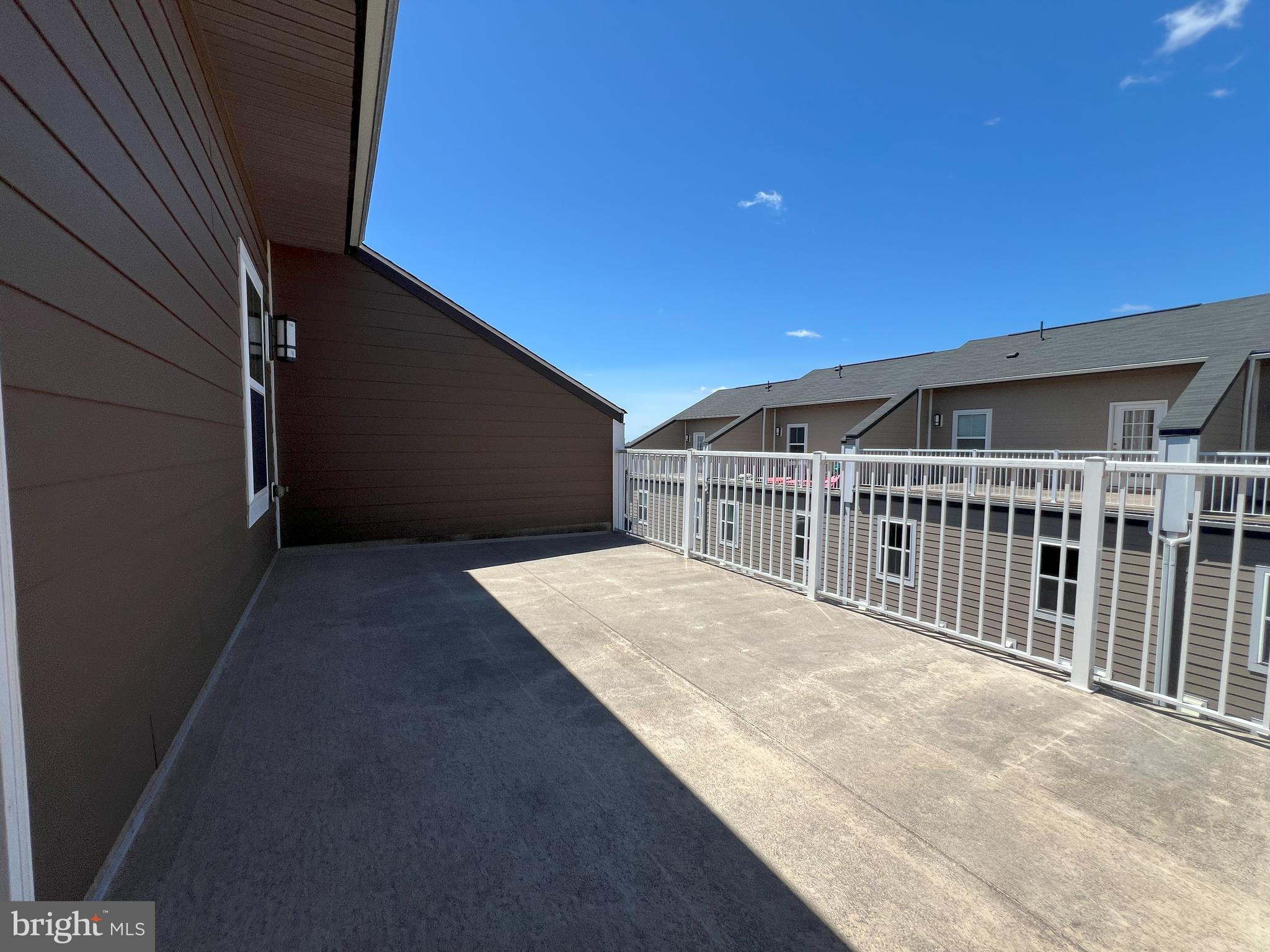 DISCOVERY SQUARE - Residential Lease