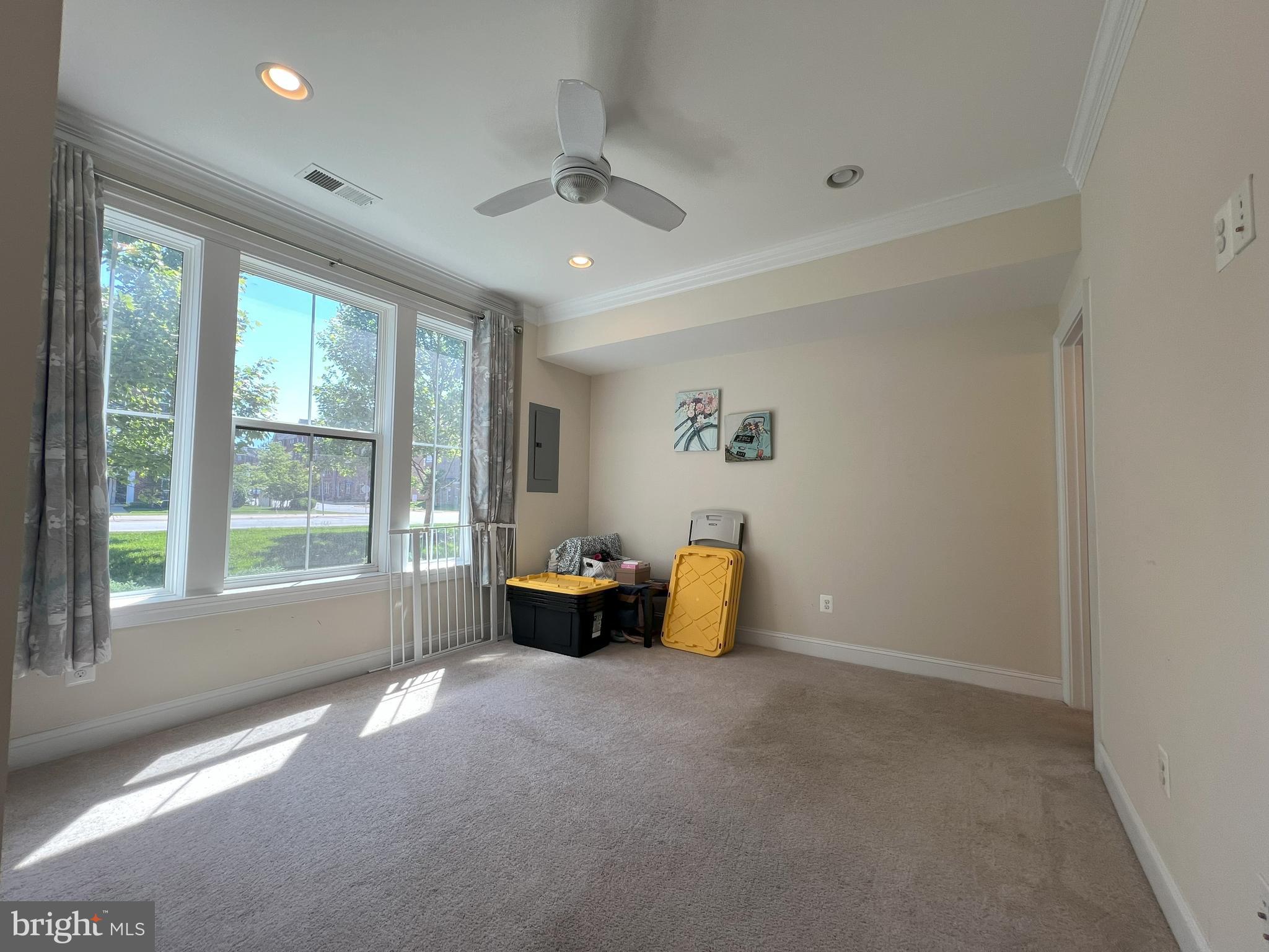 DISCOVERY SQUARE - Residential Lease