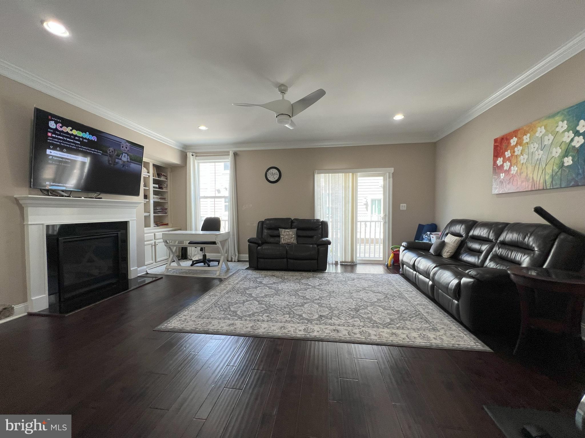 DISCOVERY SQUARE - Residential Lease