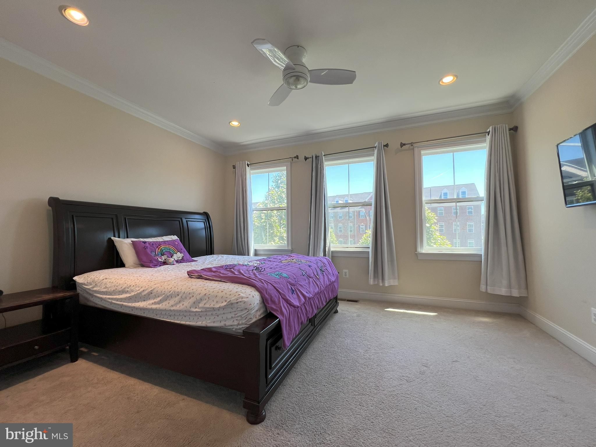 DISCOVERY SQUARE - Residential Lease